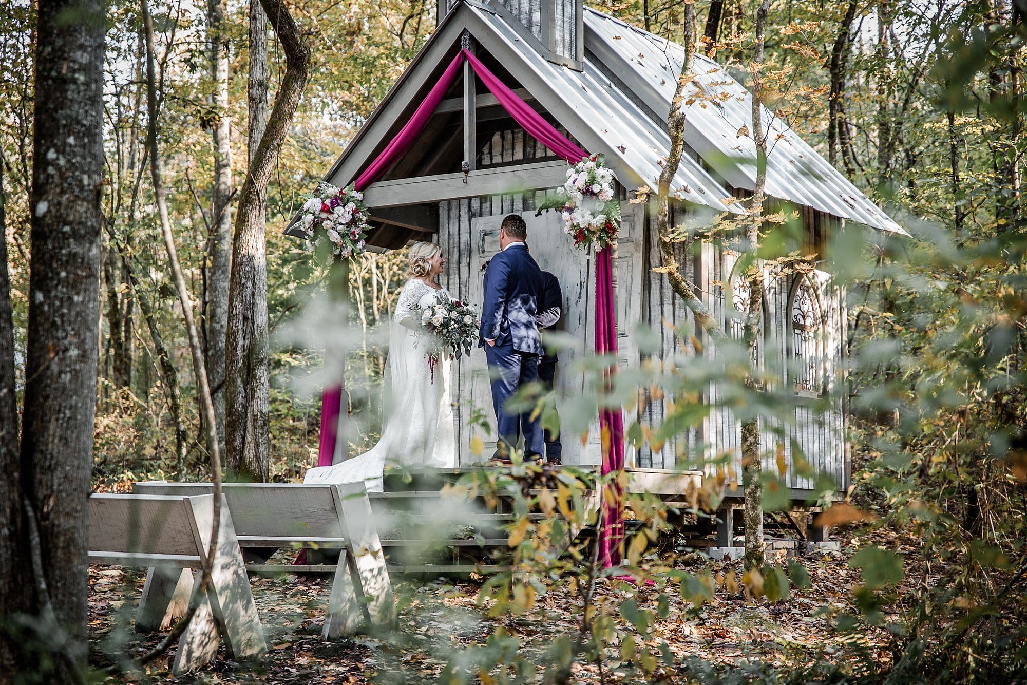 Pros and Cons of Outdoor Weddings