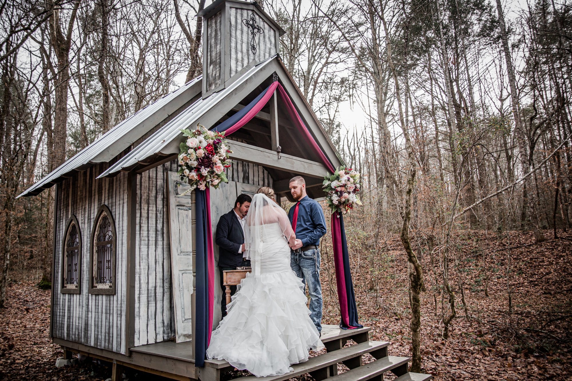 Gatlinburg chapel holding ceremonies for Micro Weddings in Tennessee