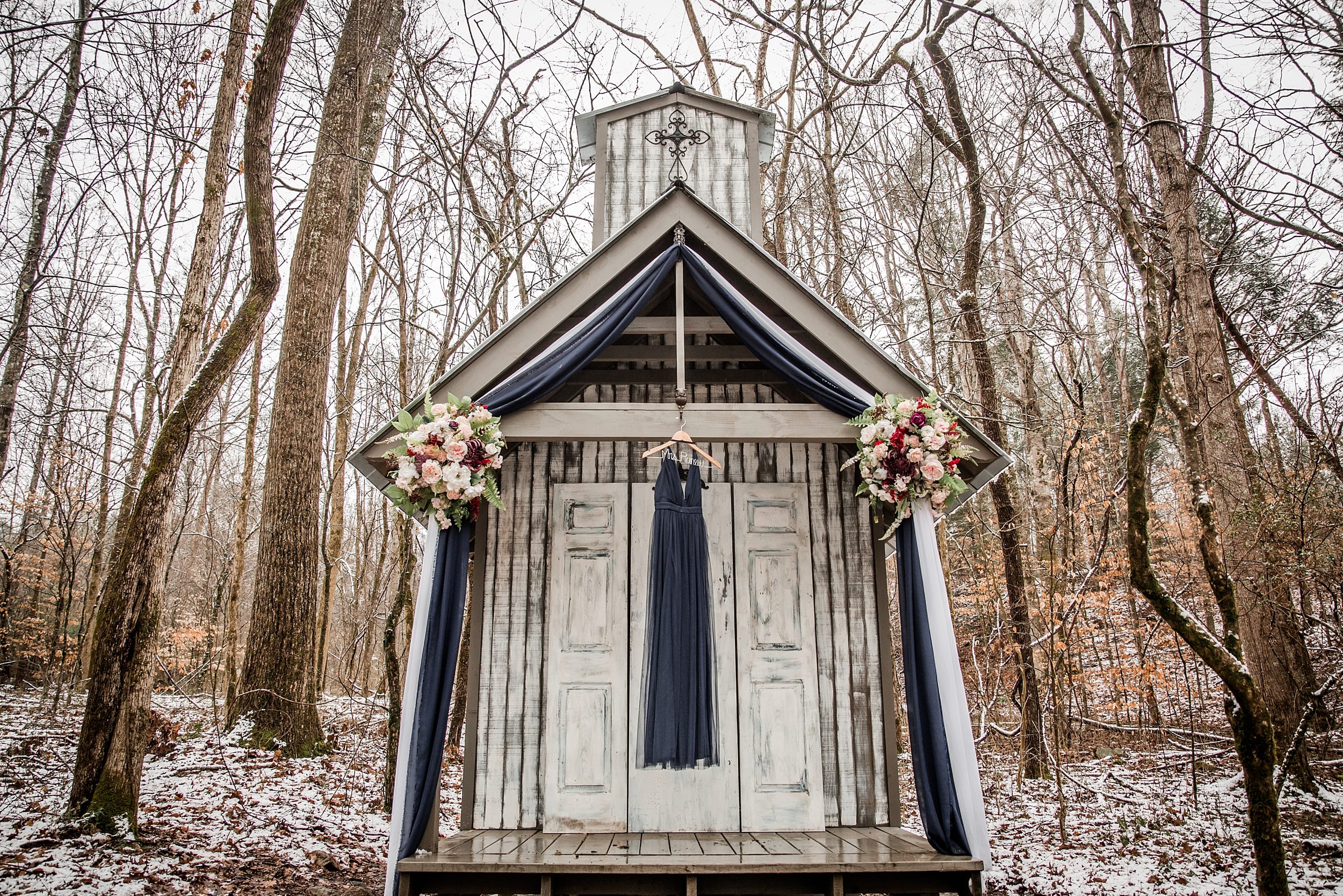 Smoky Mountain Vow Renewals Mini Chapel in the Woods