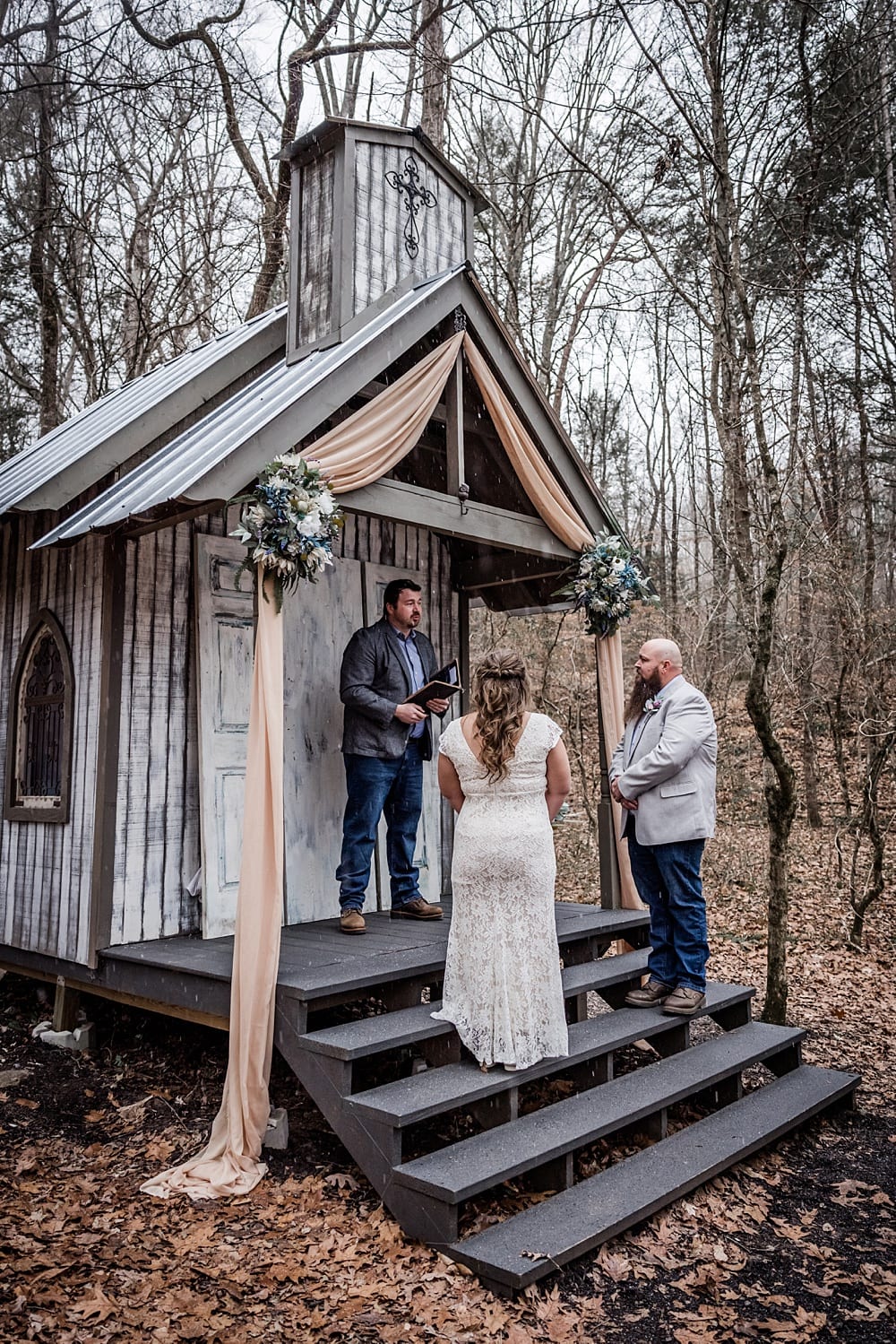 rustic outdoor winter wedding