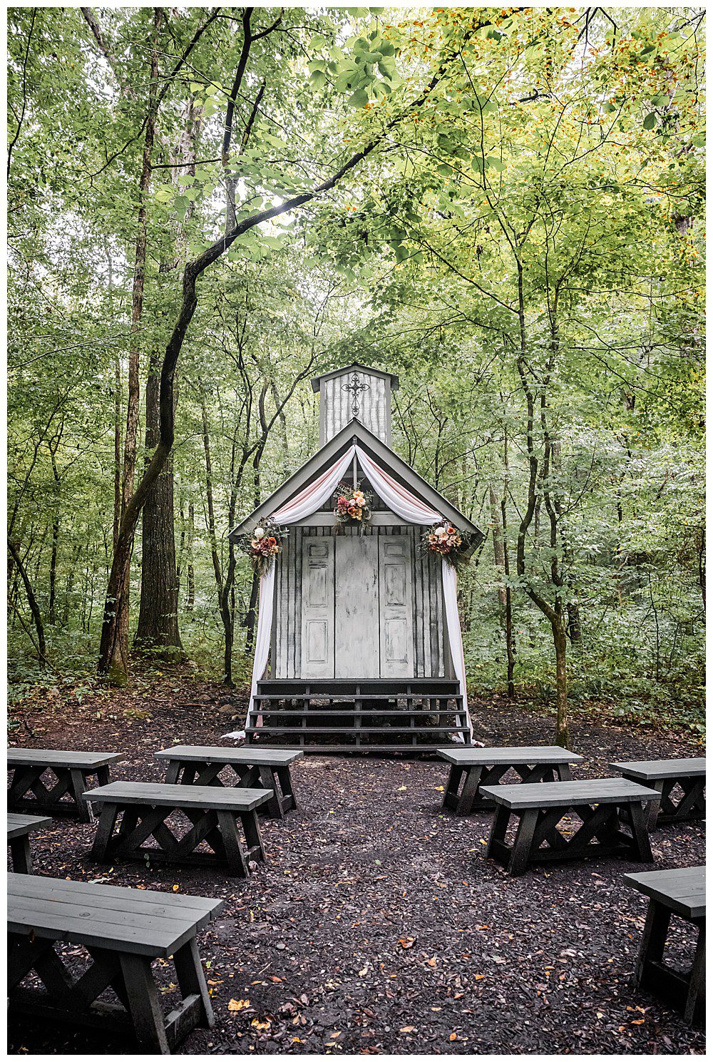 rainy september tennessee wedding