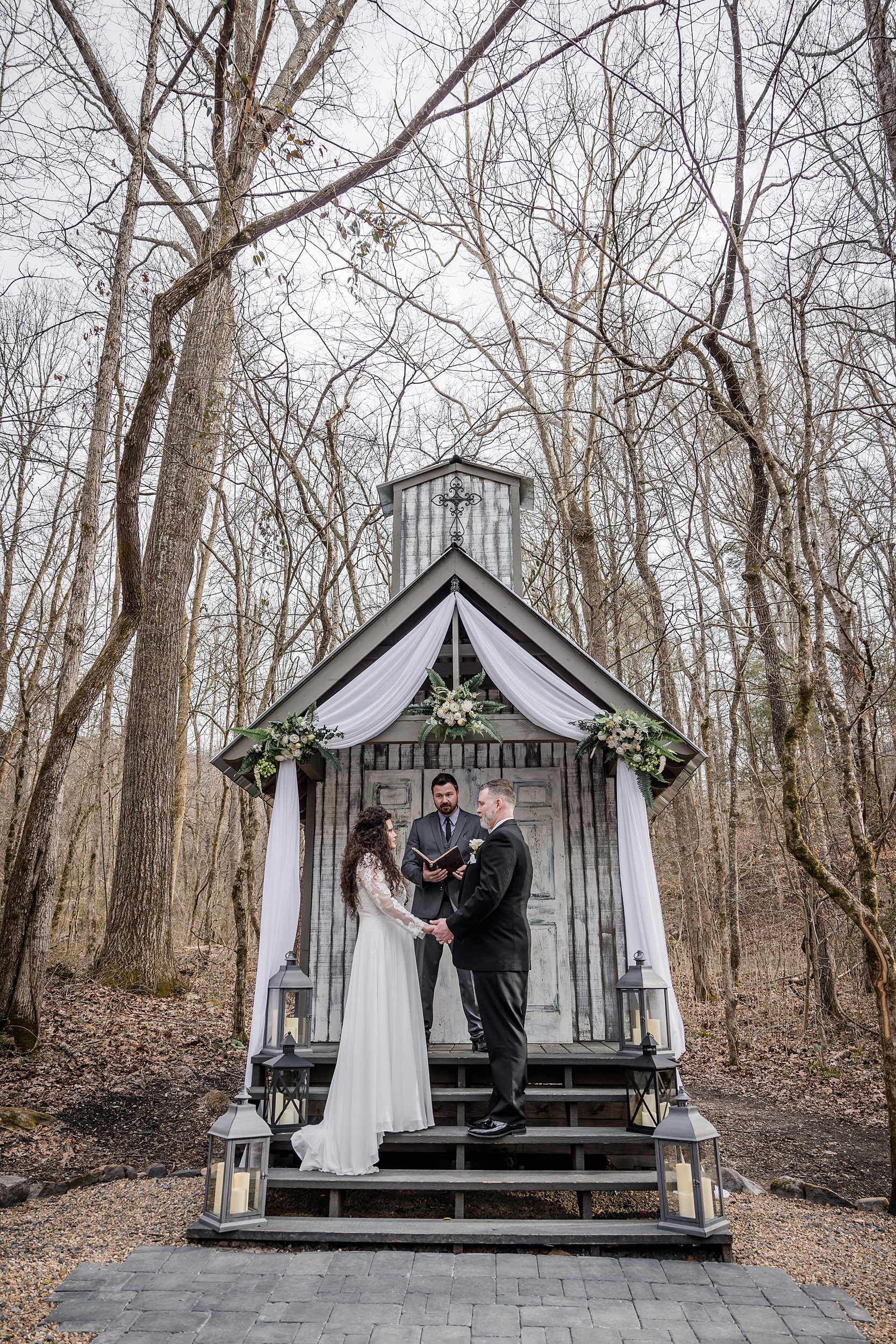 Traditional Micro Wedding in the Woods