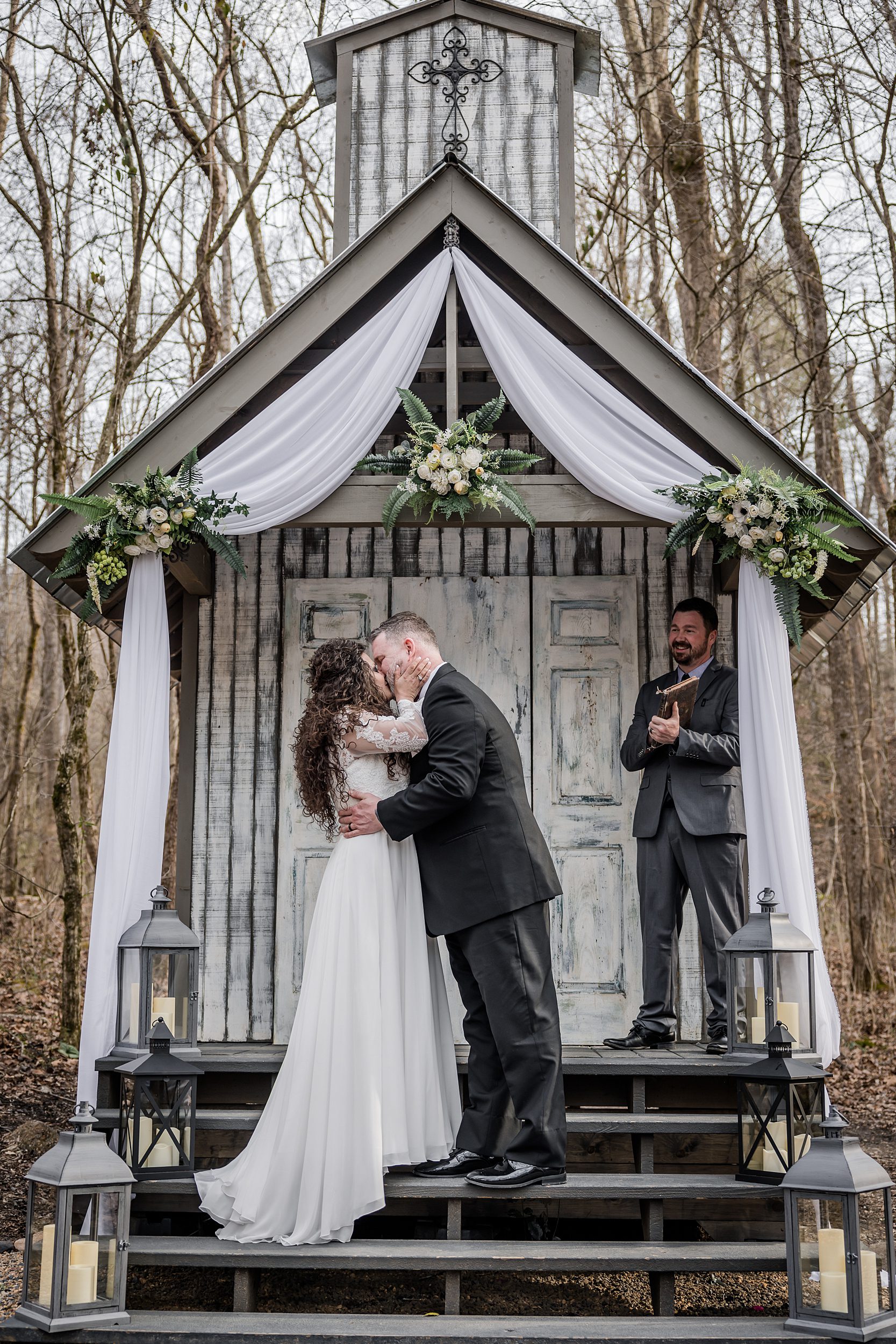 Traditional Micro Wedding in the Woods