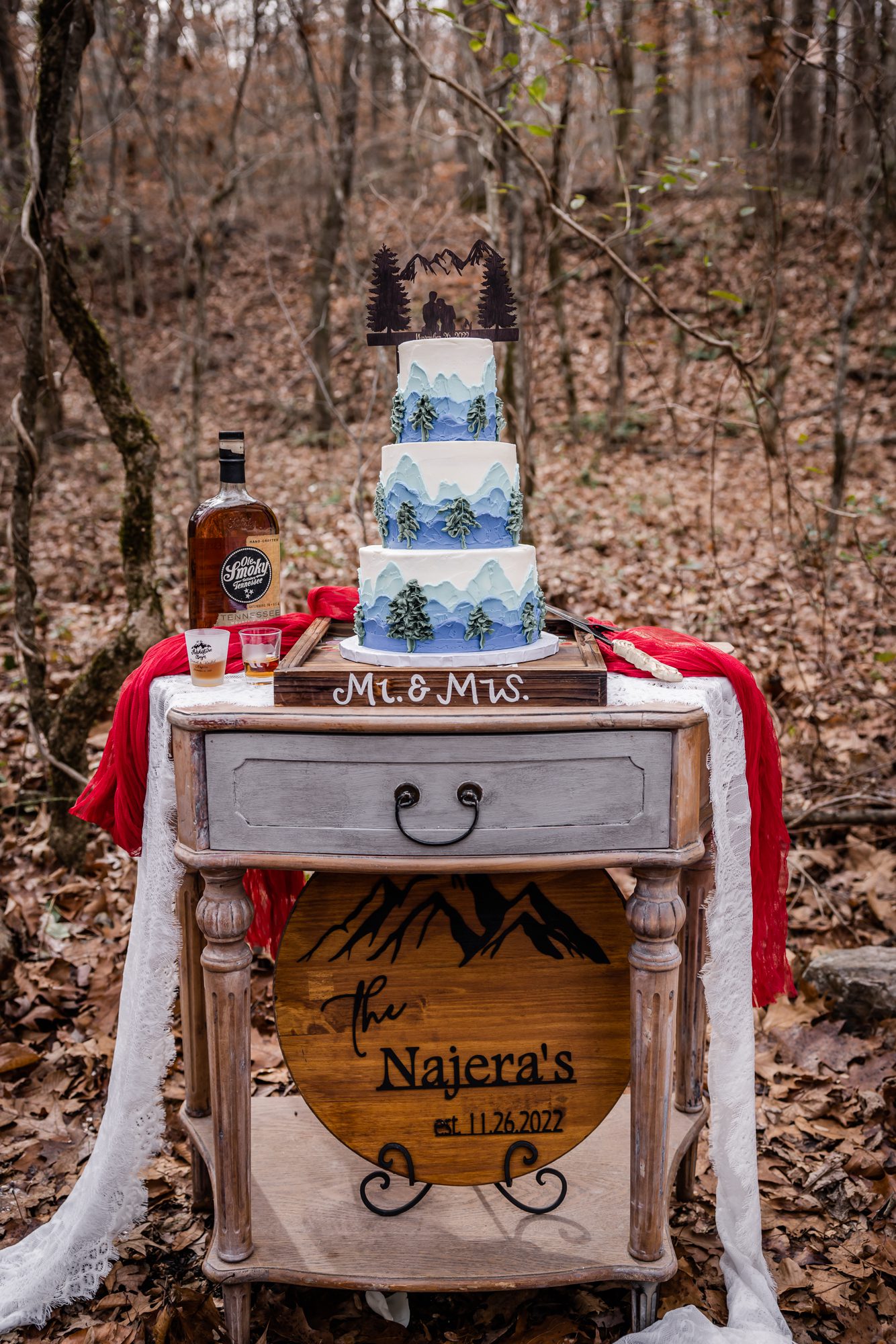 Mountain Cake Table