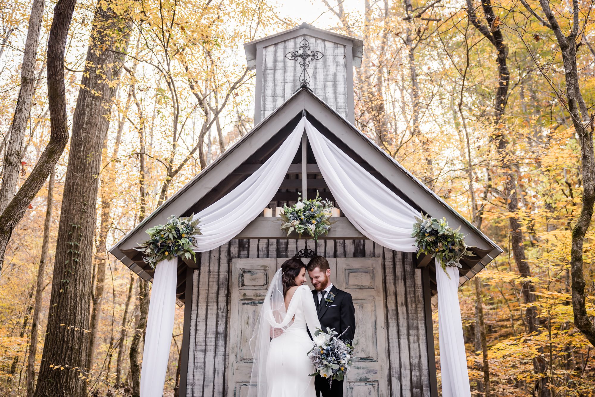 outdoor Bride and Groom Portait