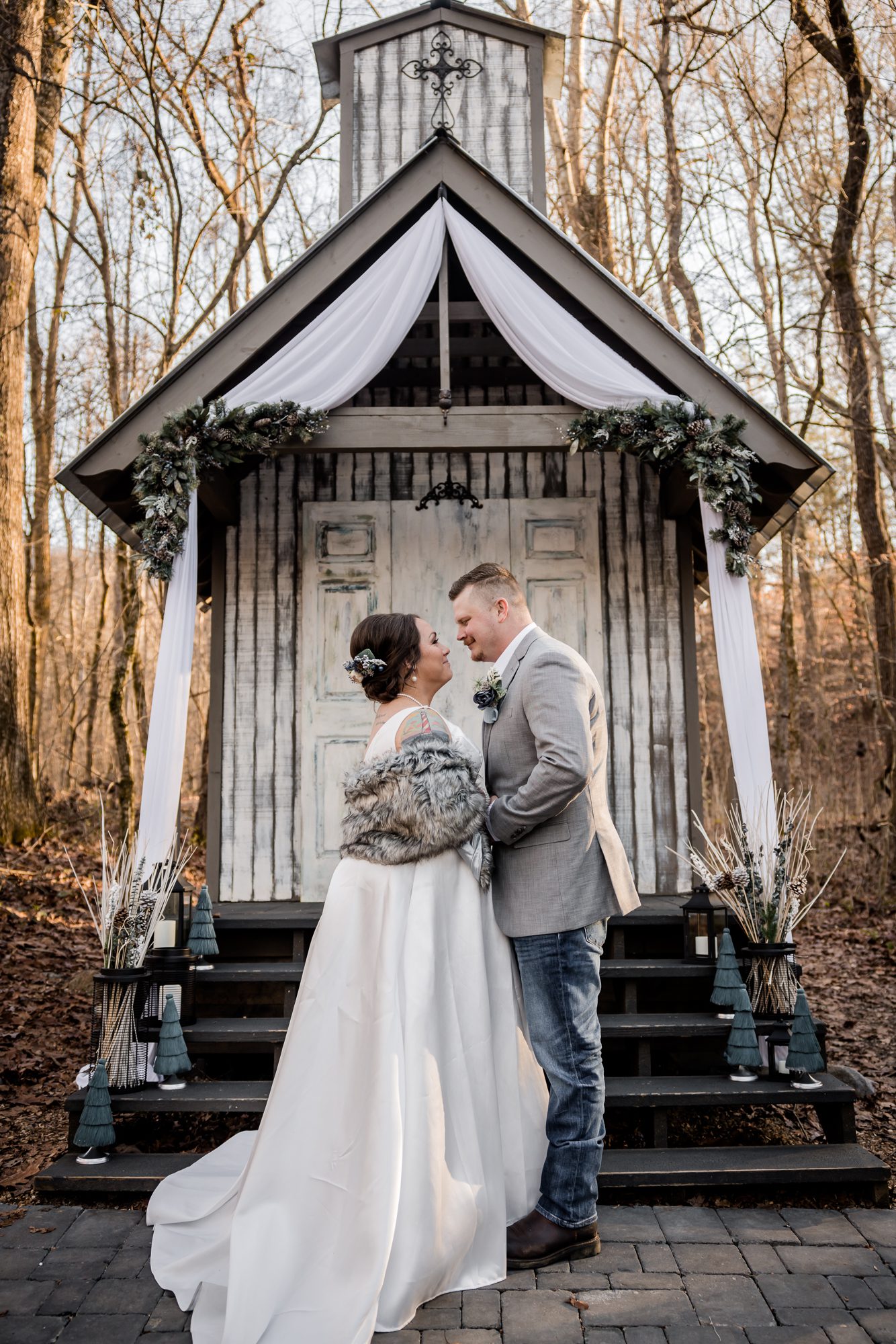 Outdoor Bride and Groom Ceremony