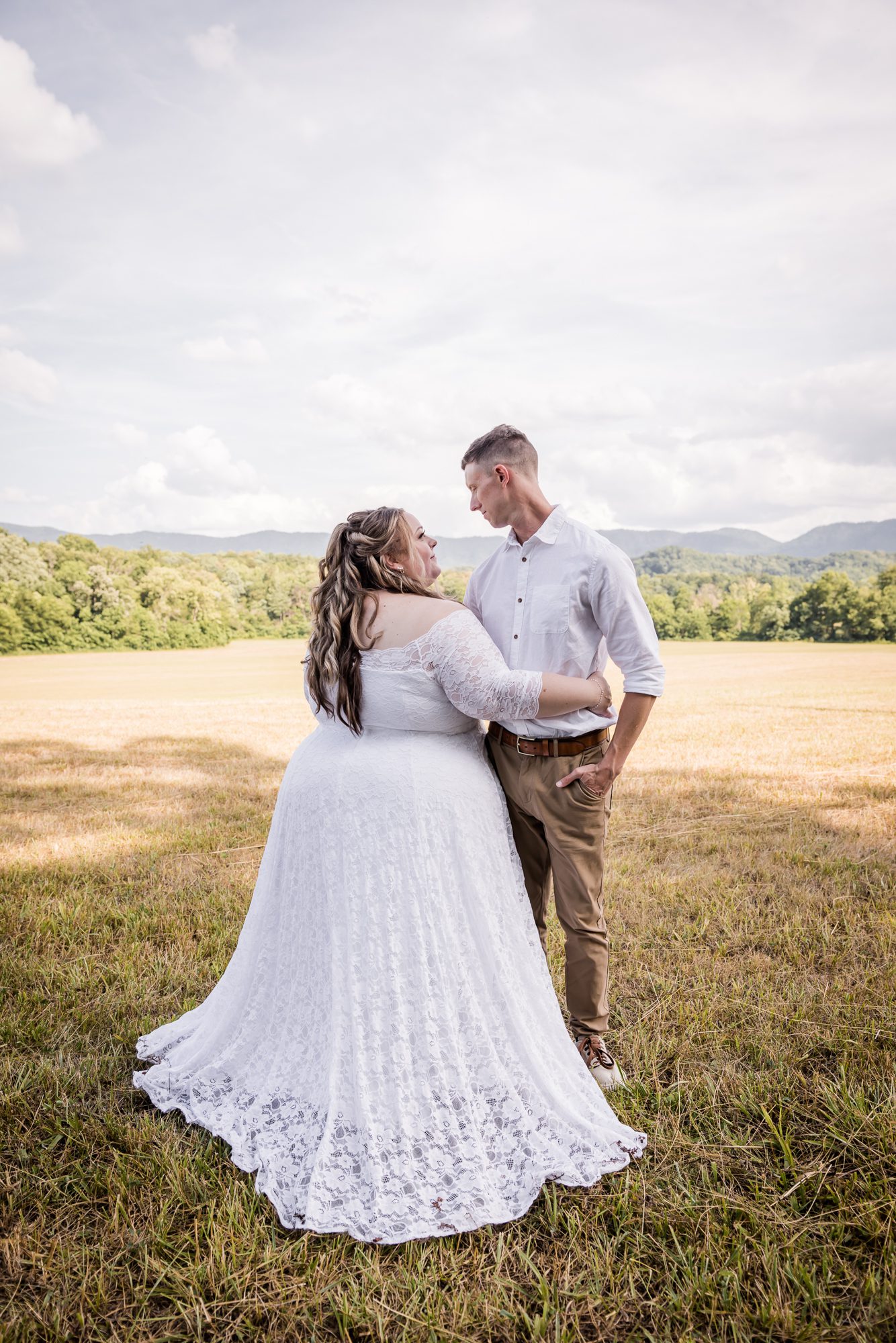 open field bride and groom Portrait