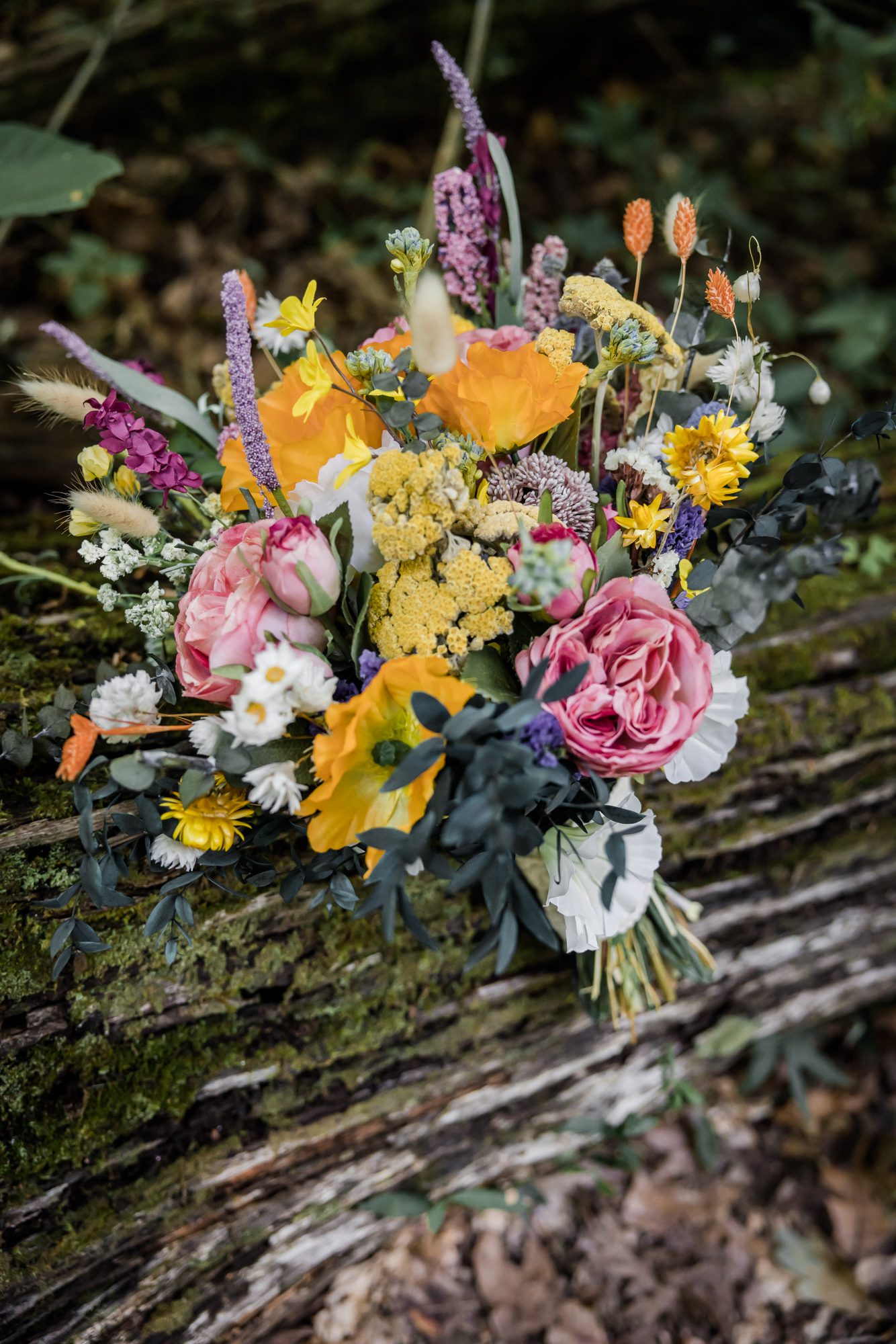 outdoor wildflower bouquet