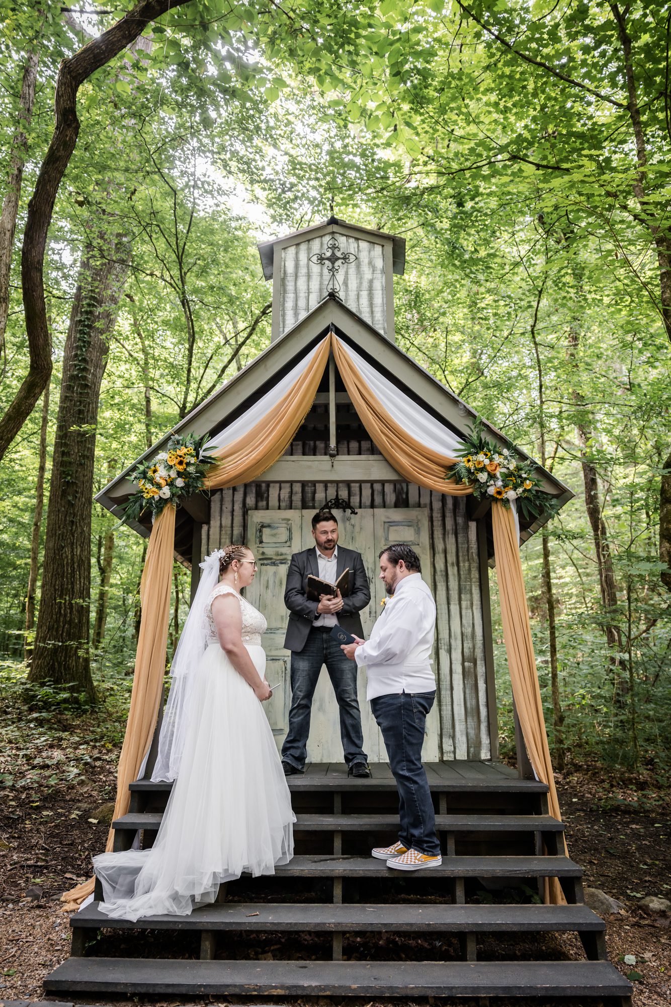 Outdoor vows