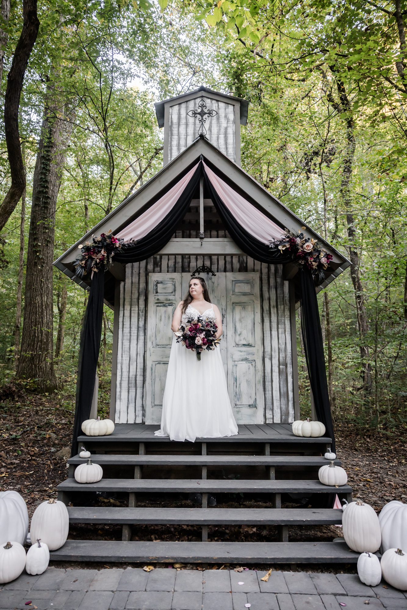 Outdoor bride portrait