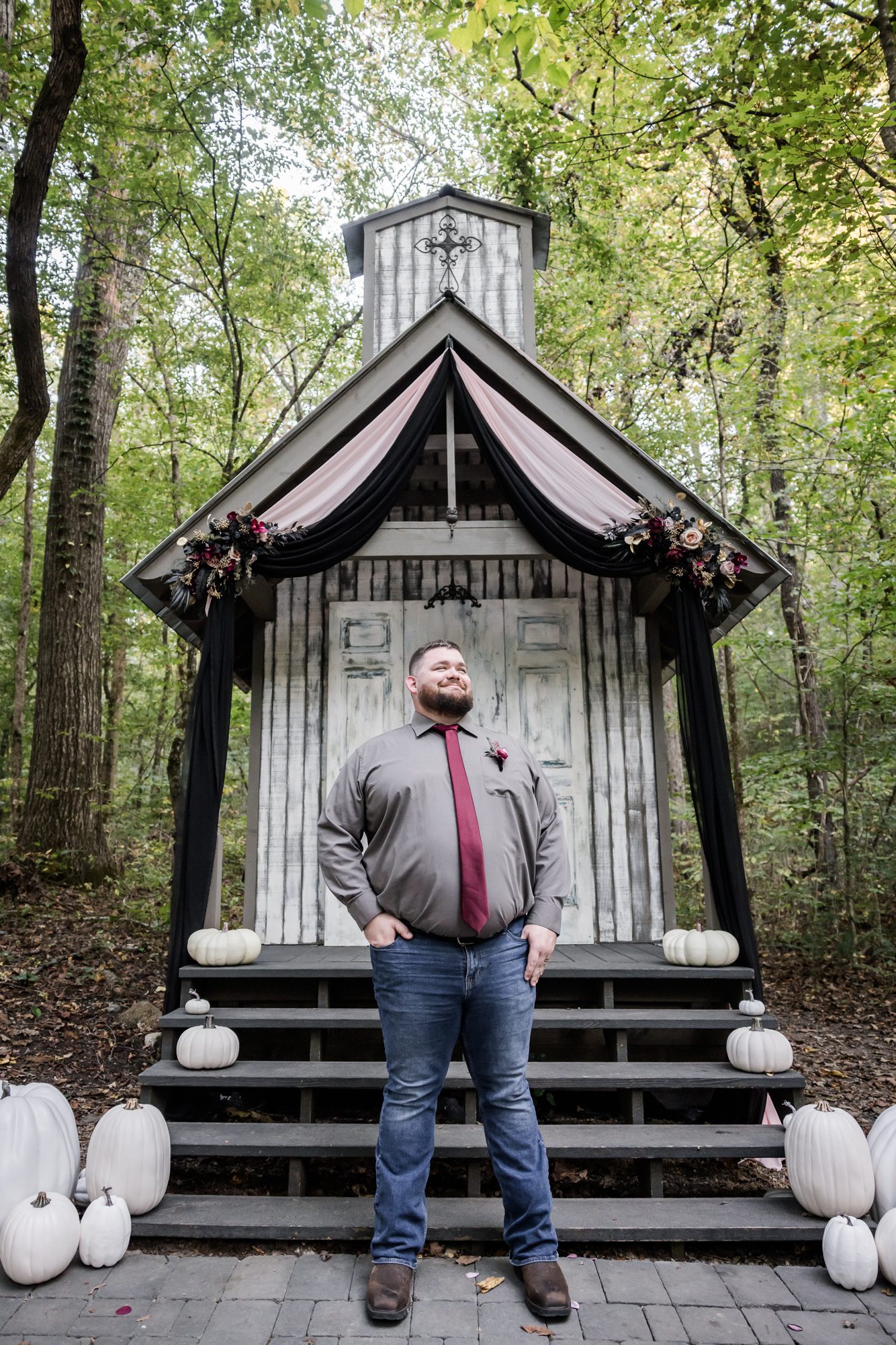 Outdoor Groom portrait