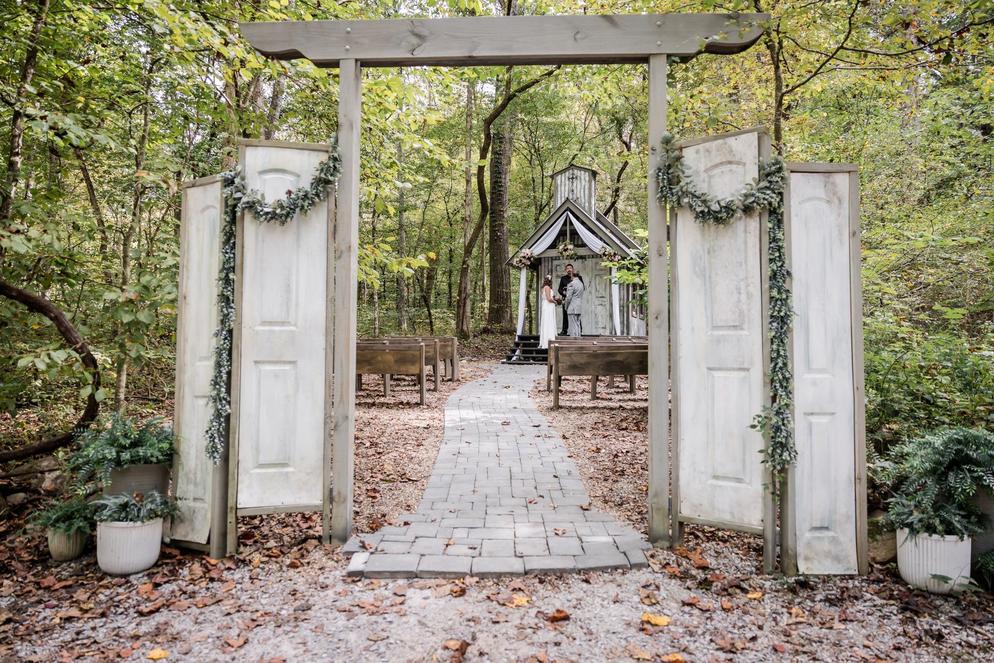 Outdoor elopement ceremony