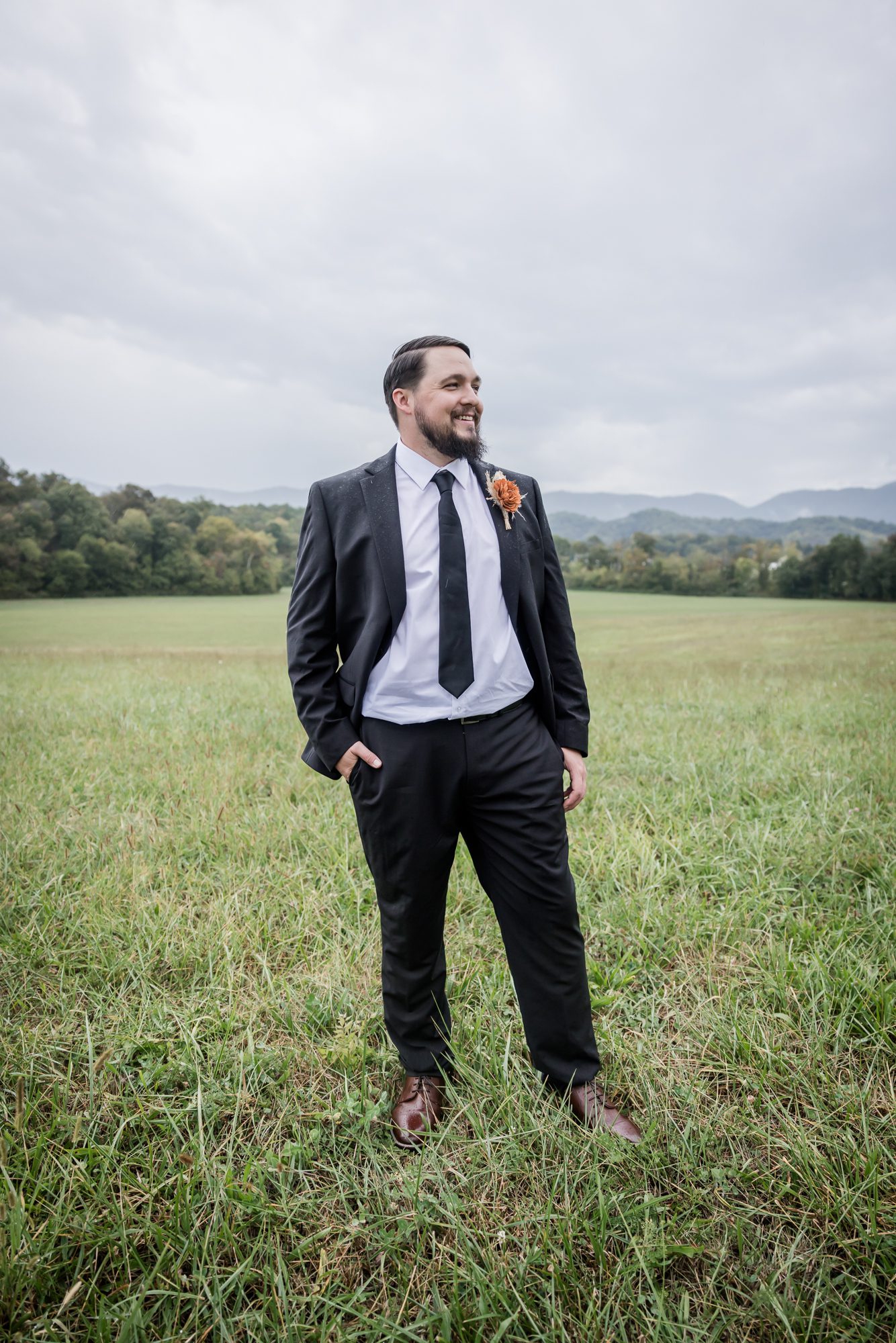 Field outdoor groom portrait