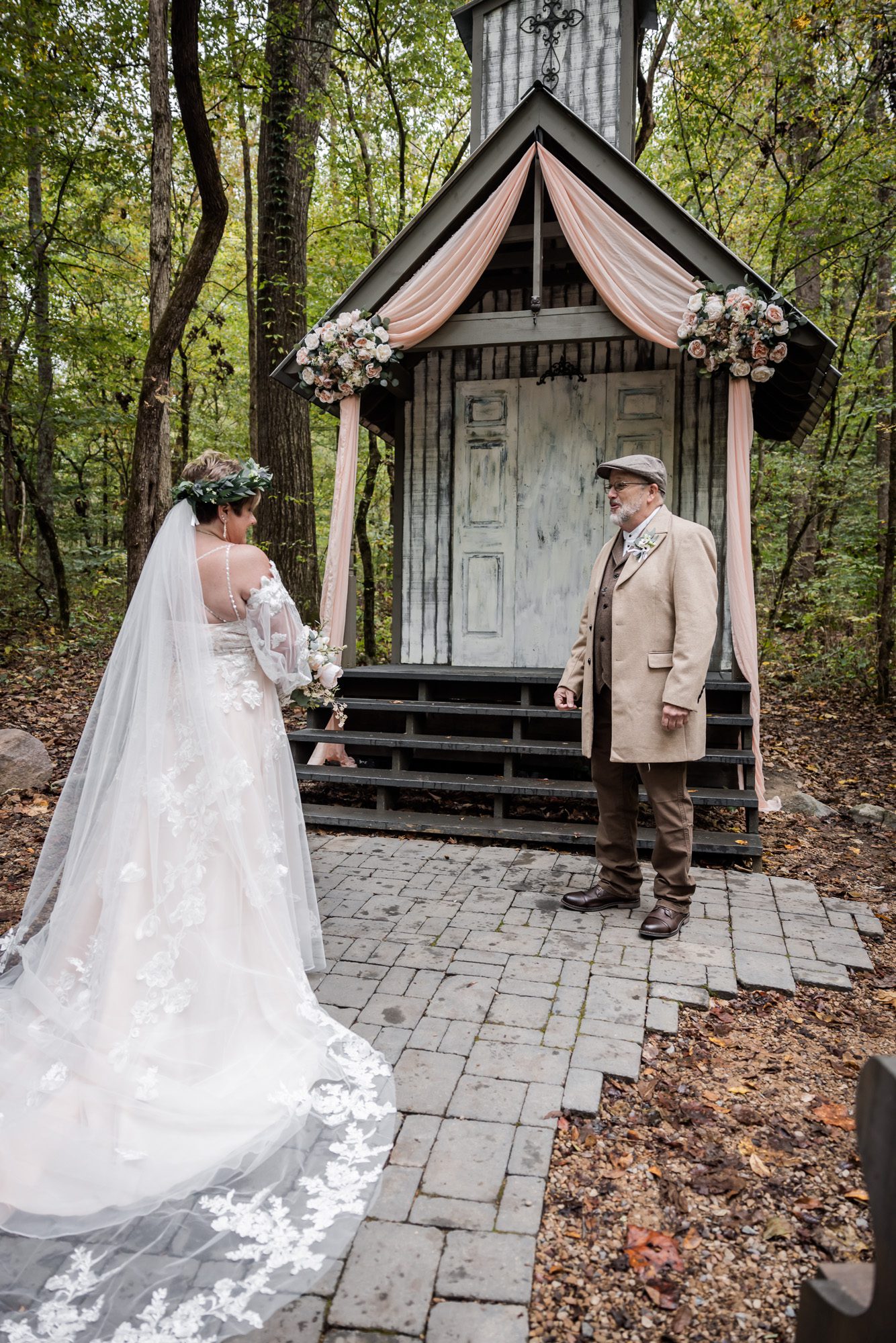 Outdoor groom first look