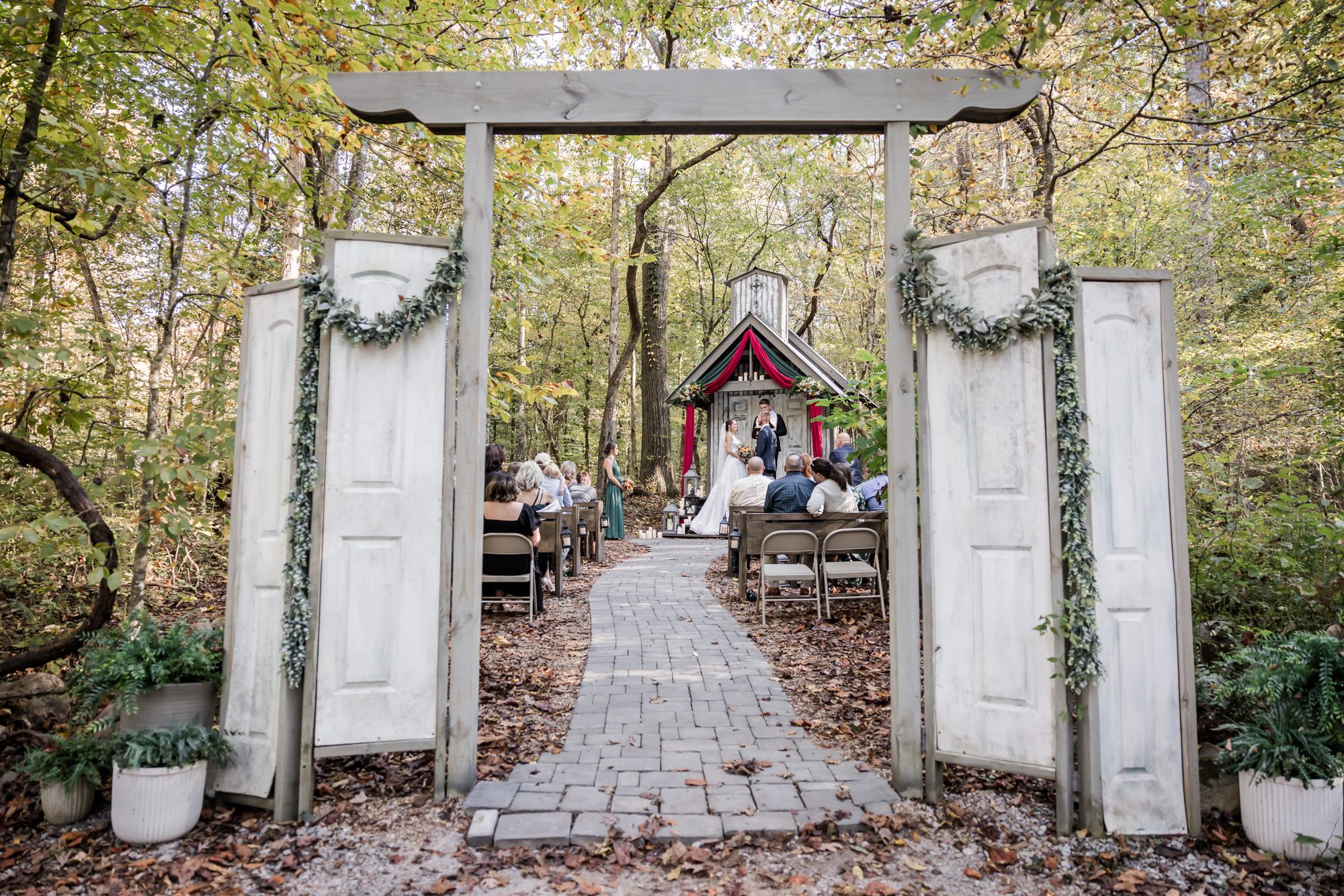 Fall wedding ceremony