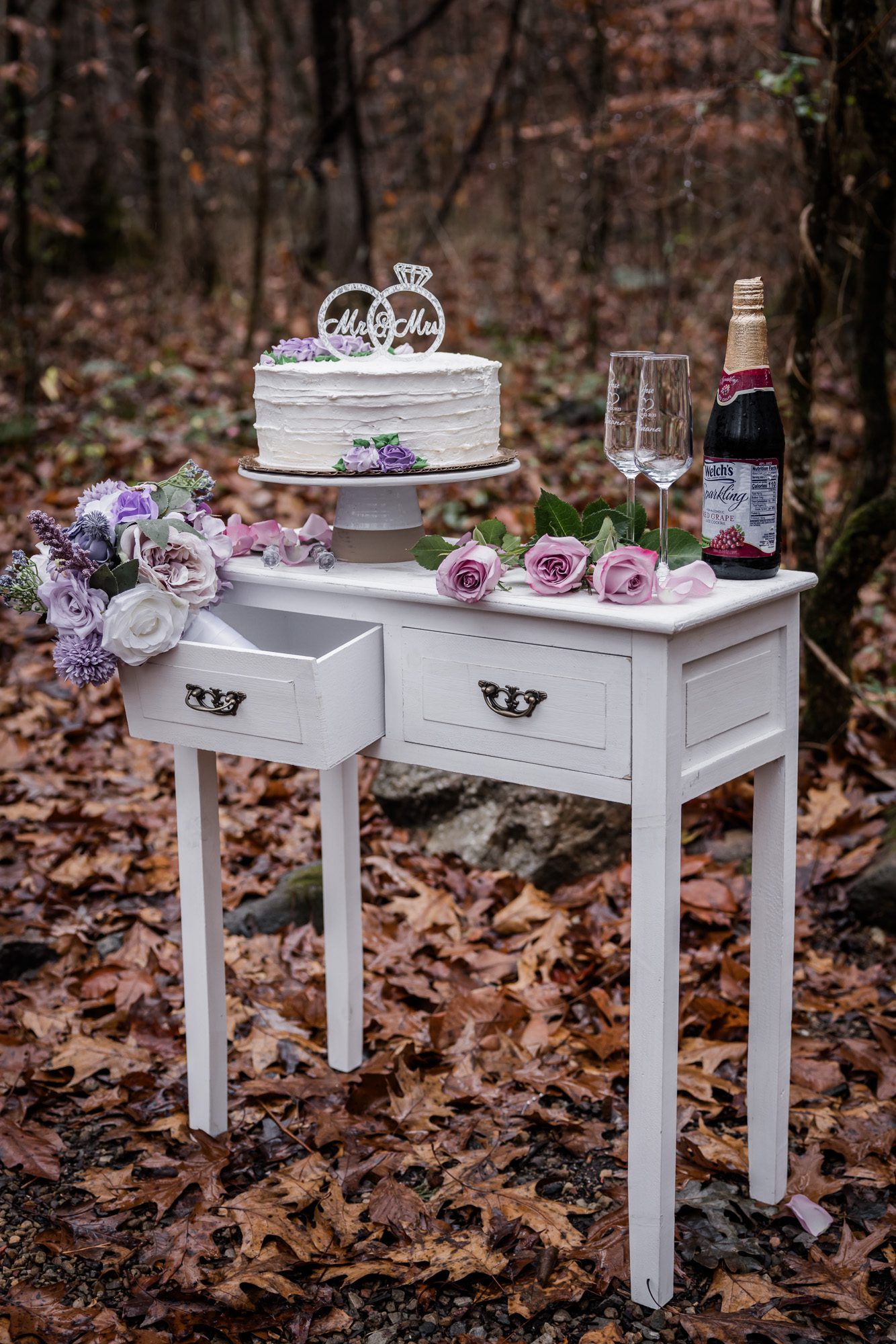 Lavender cake table