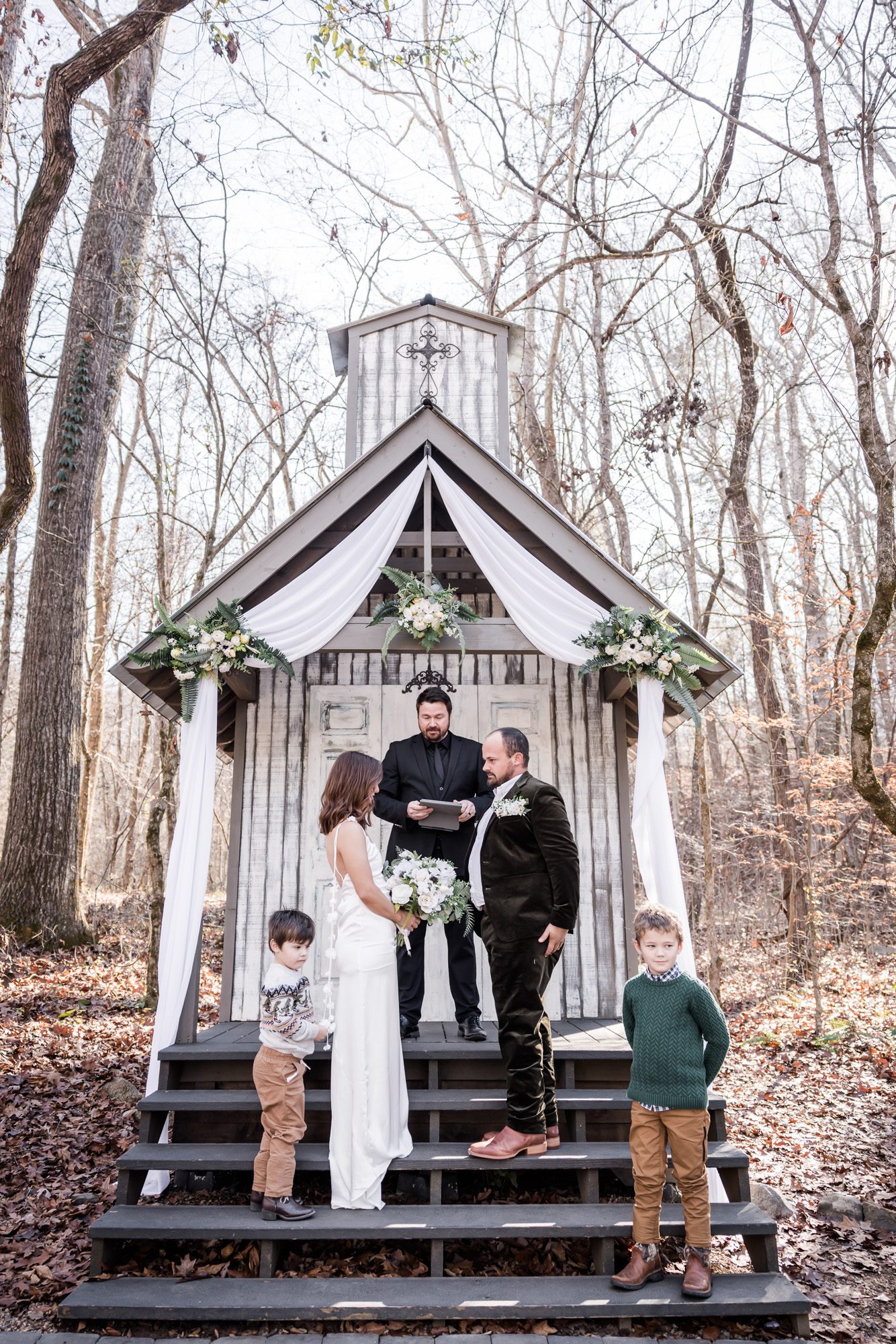 Little Winter Wedding Ceremony