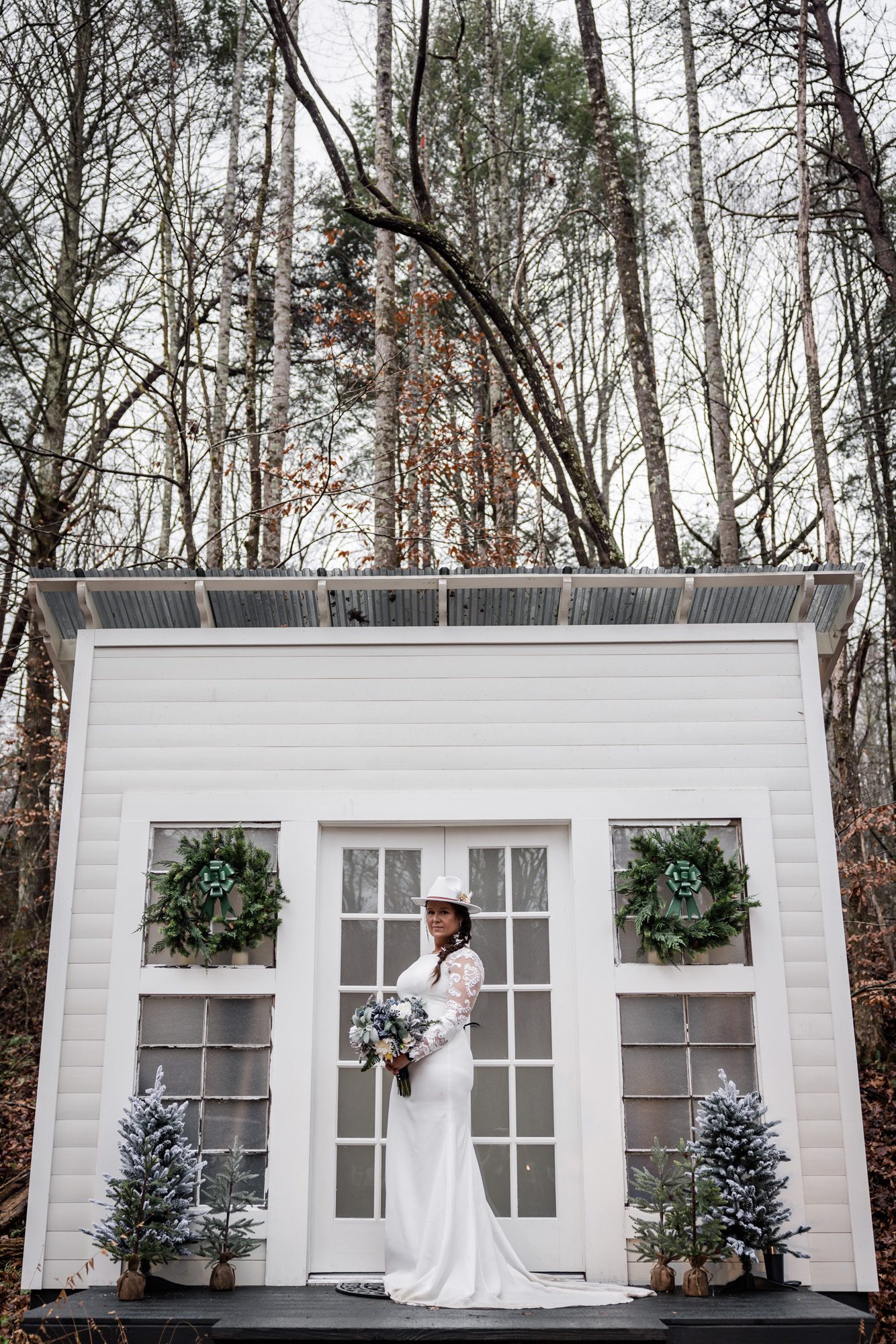 Outdoor bride portrait 