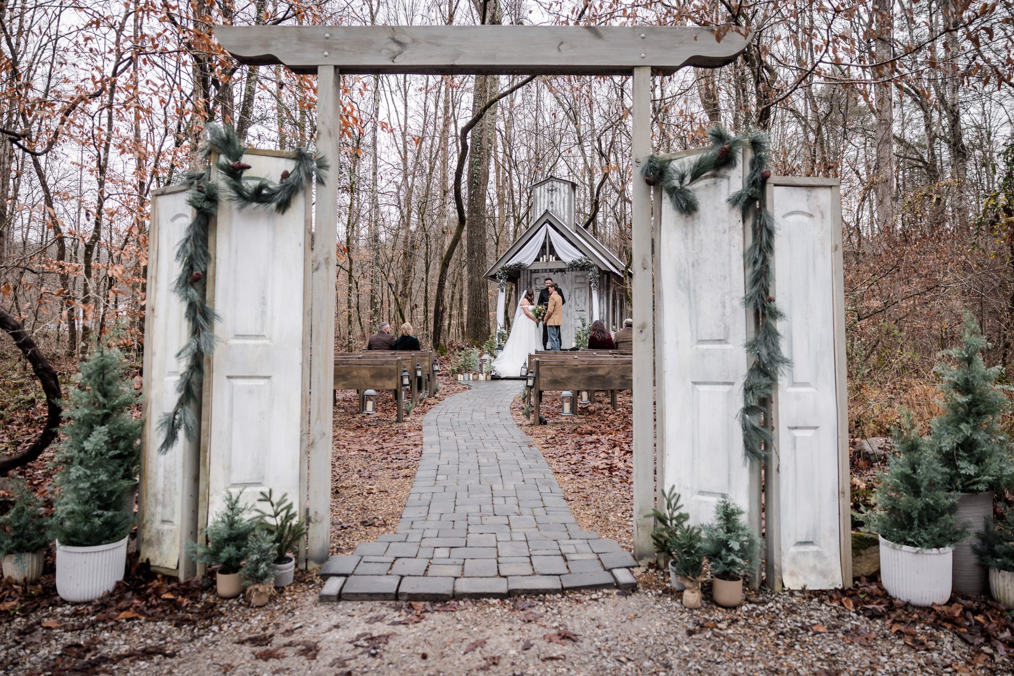 Outdoor winter ceremony