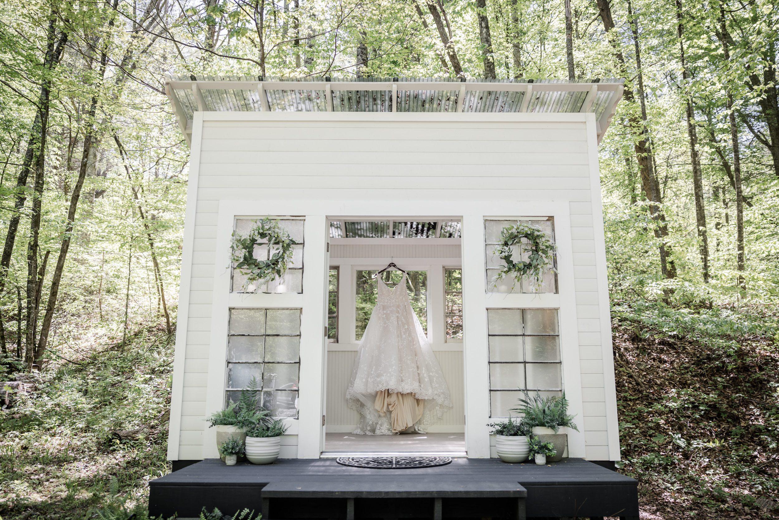 spring wedding in East Tennessee
