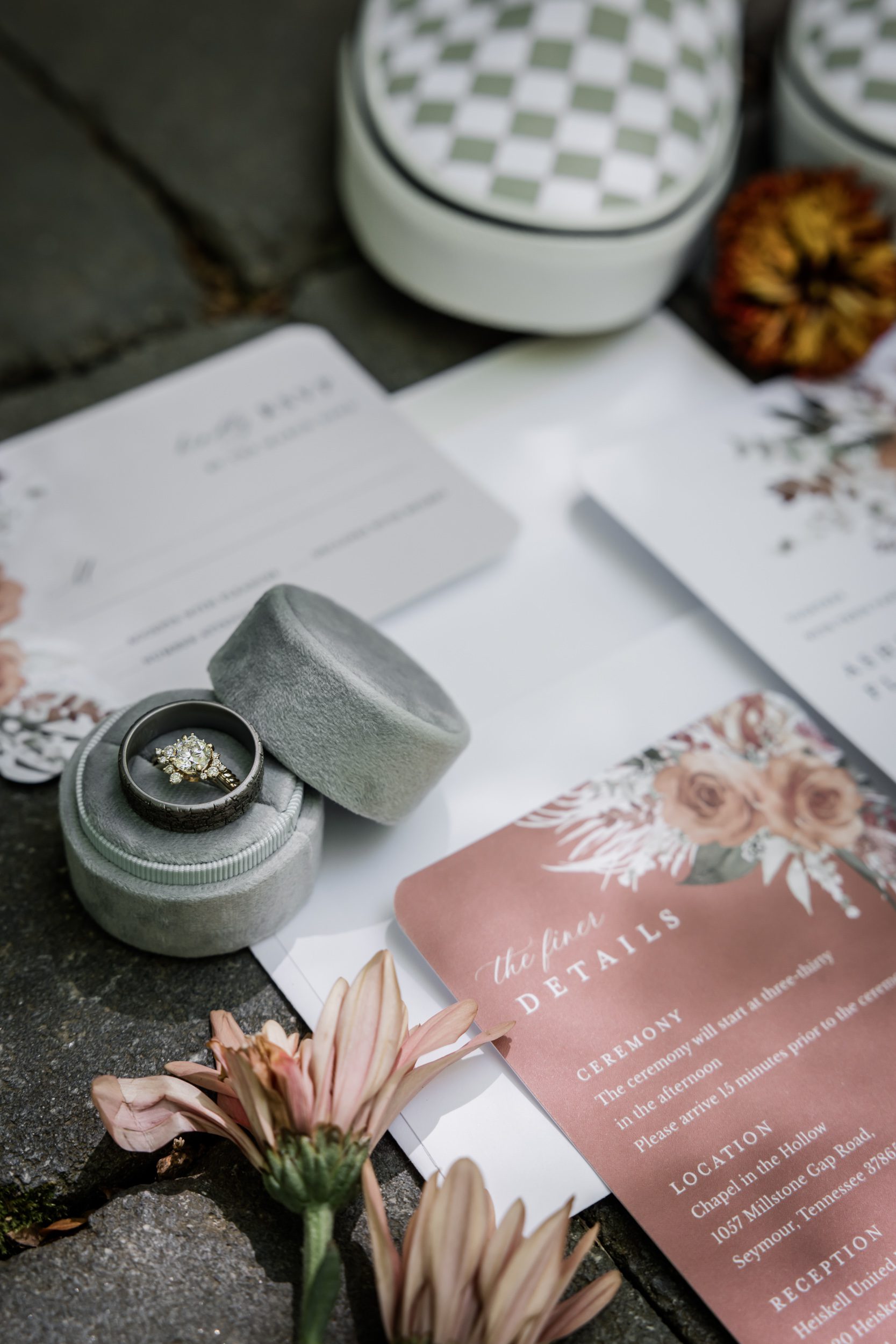 spring wedding in East Tennessee