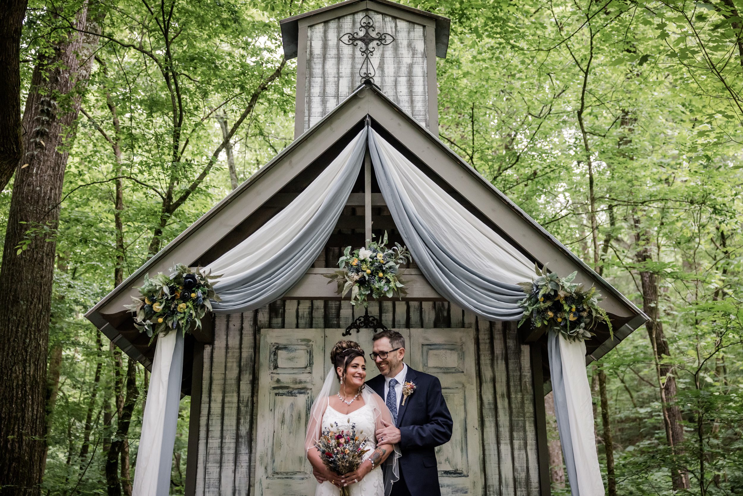 simple woodland wedding