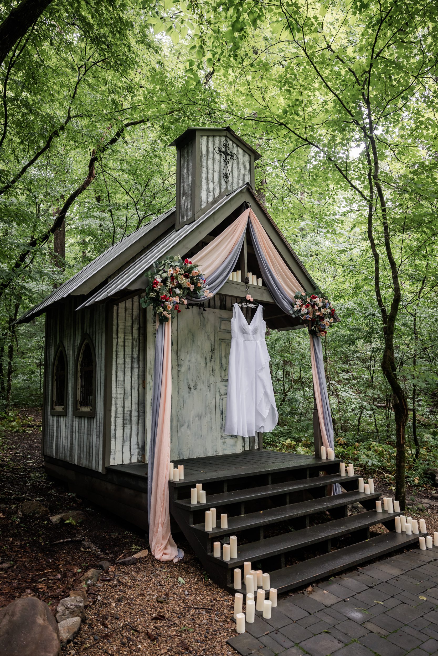 spring weekend wedding chapel east tennessee smoky mountains forest