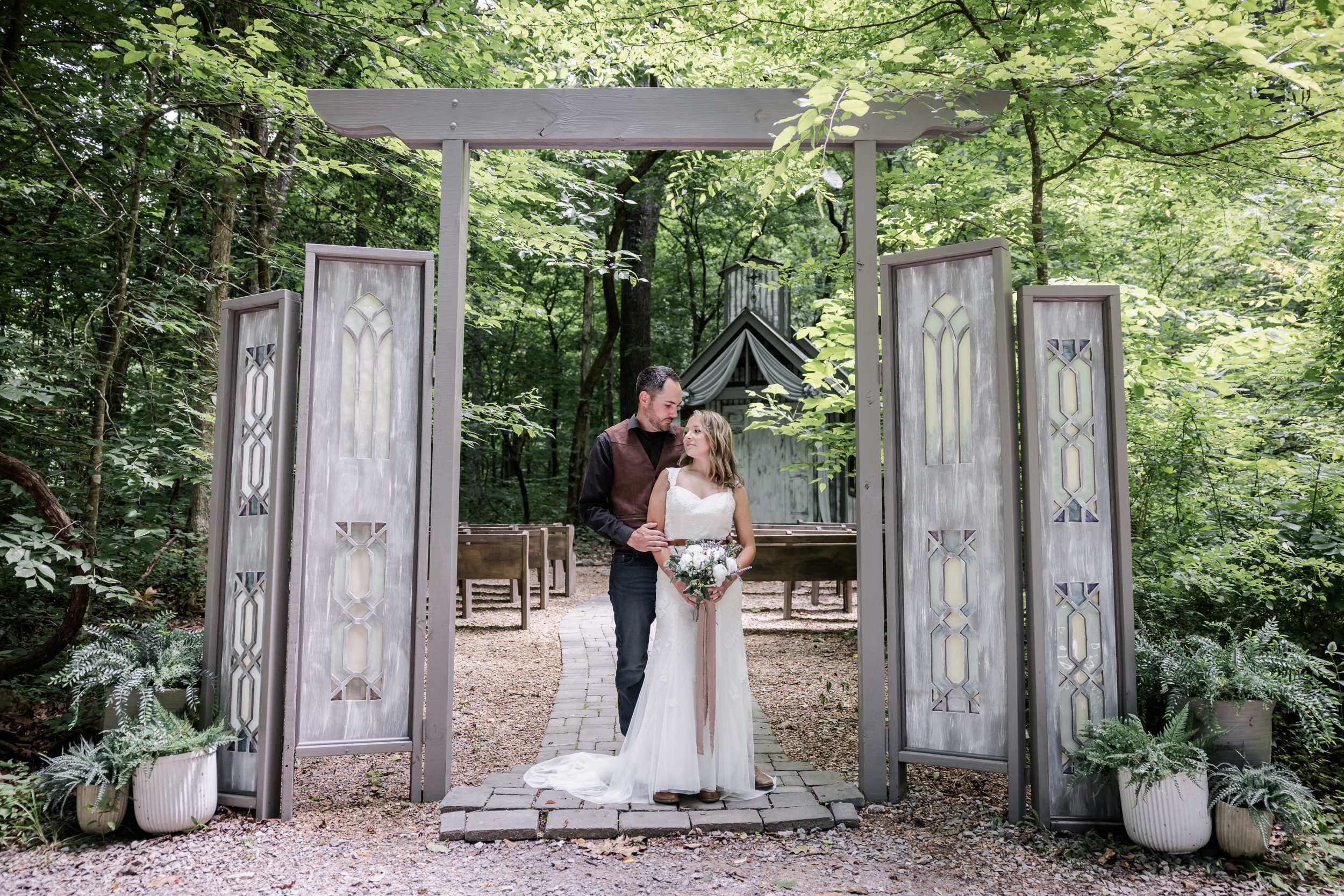 smoky mountain vow renewal archway