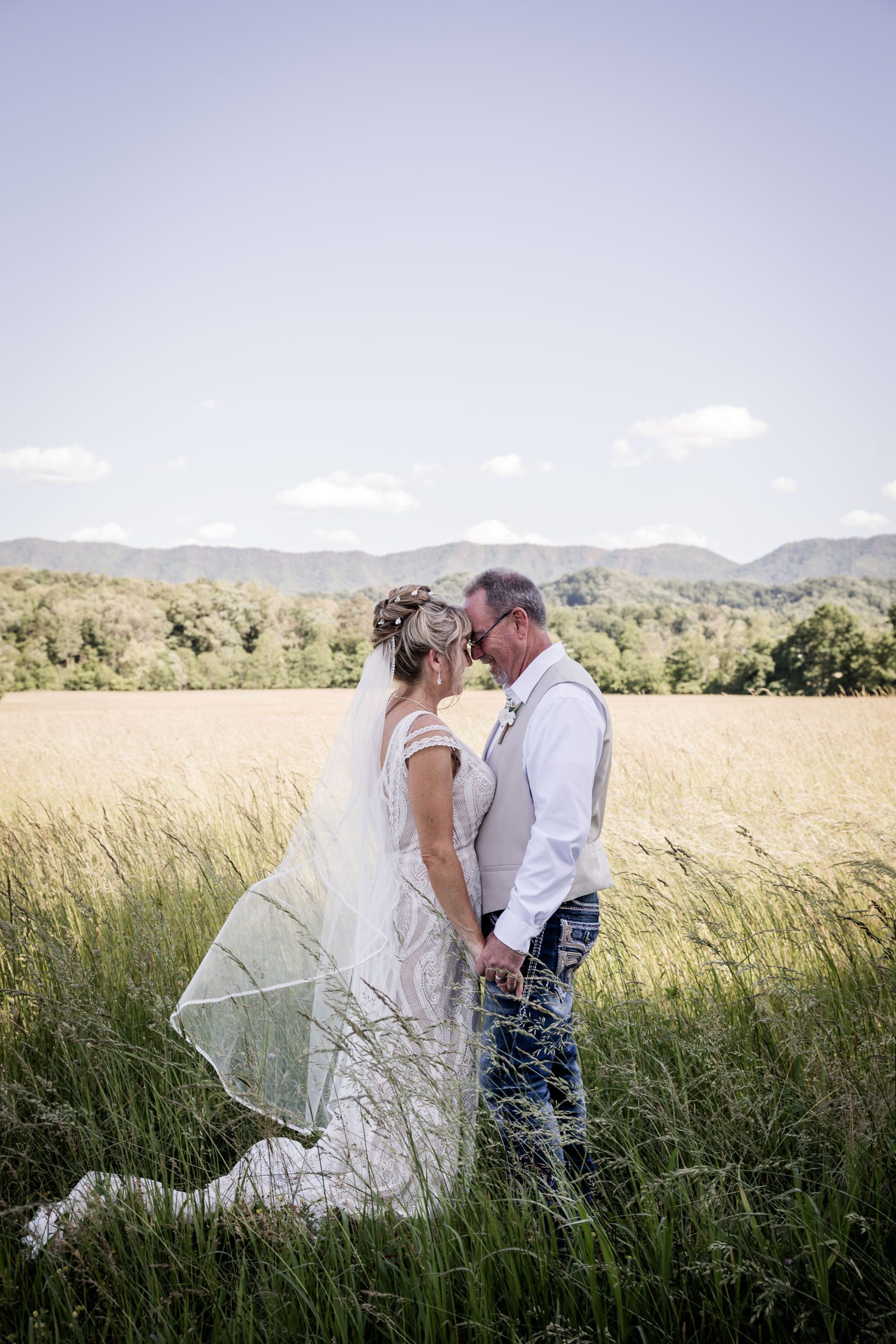 East Tennessee Bride and Groom 