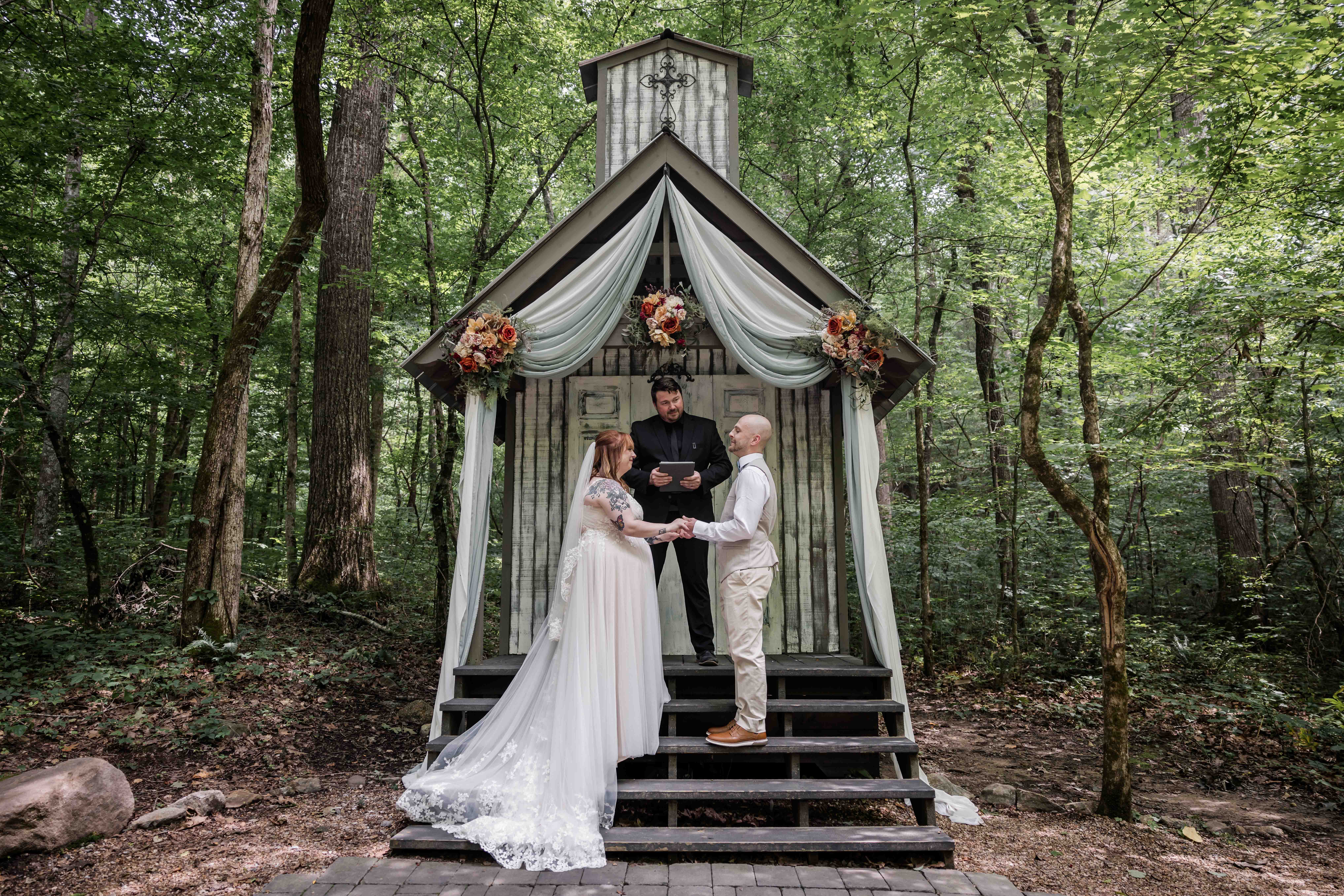 Simple Forest Micro Wedding 