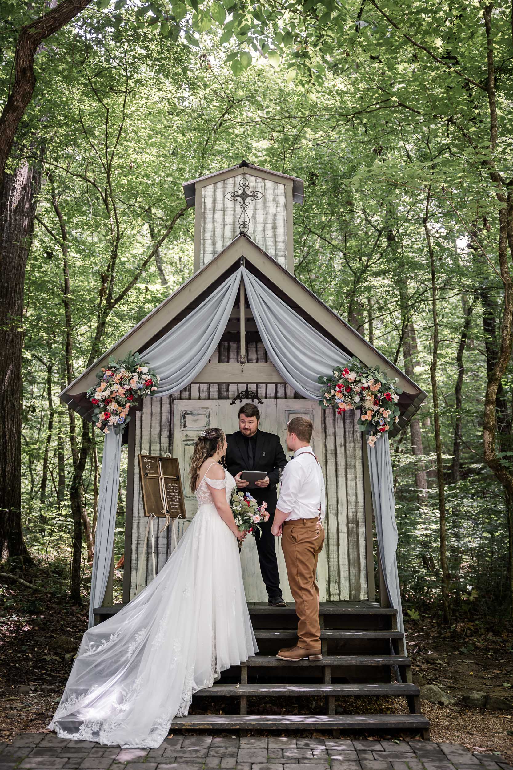 Smoky Mountain Bride and Groom 