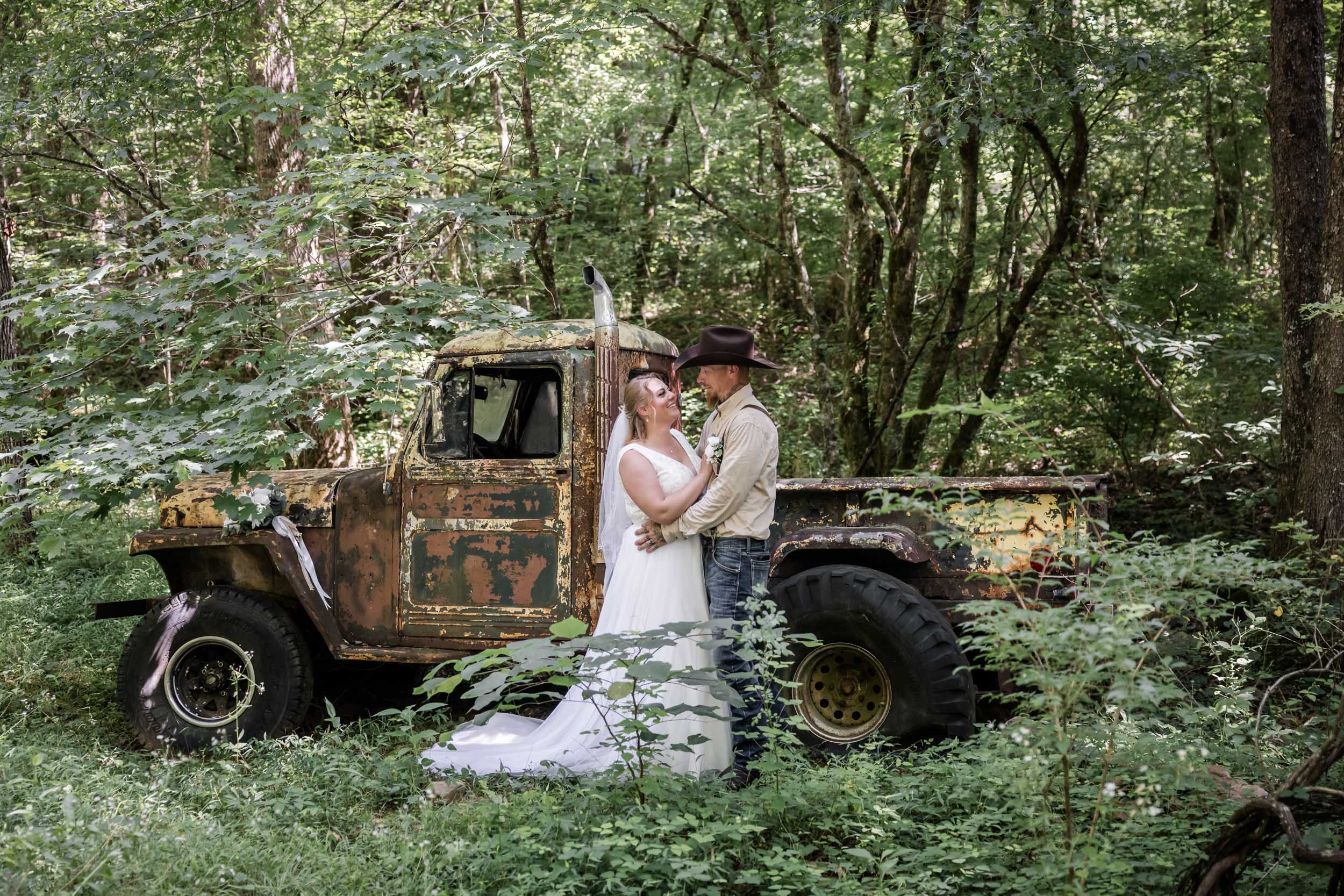 Smoky Mountain Jeep Truck Wedding Photos 