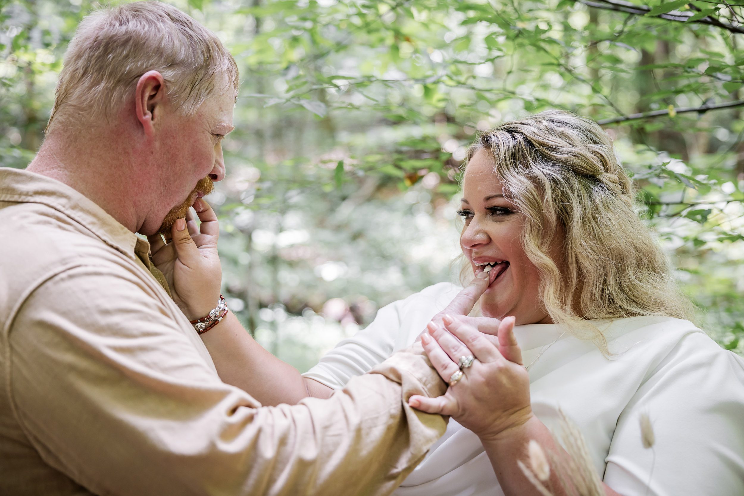 Cake Cutting Photo Ideas 