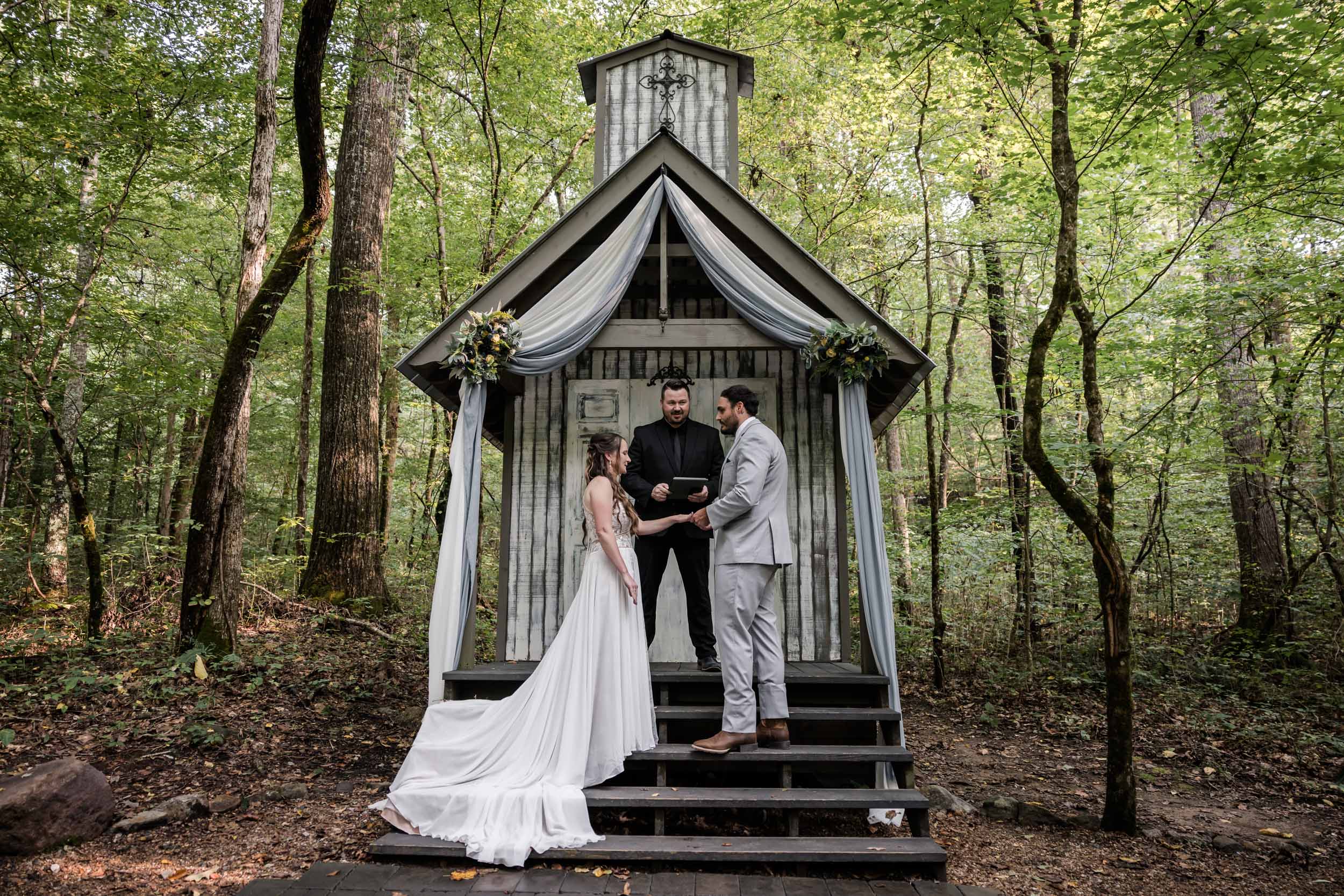 Micro Wedding Chapel Photographer 