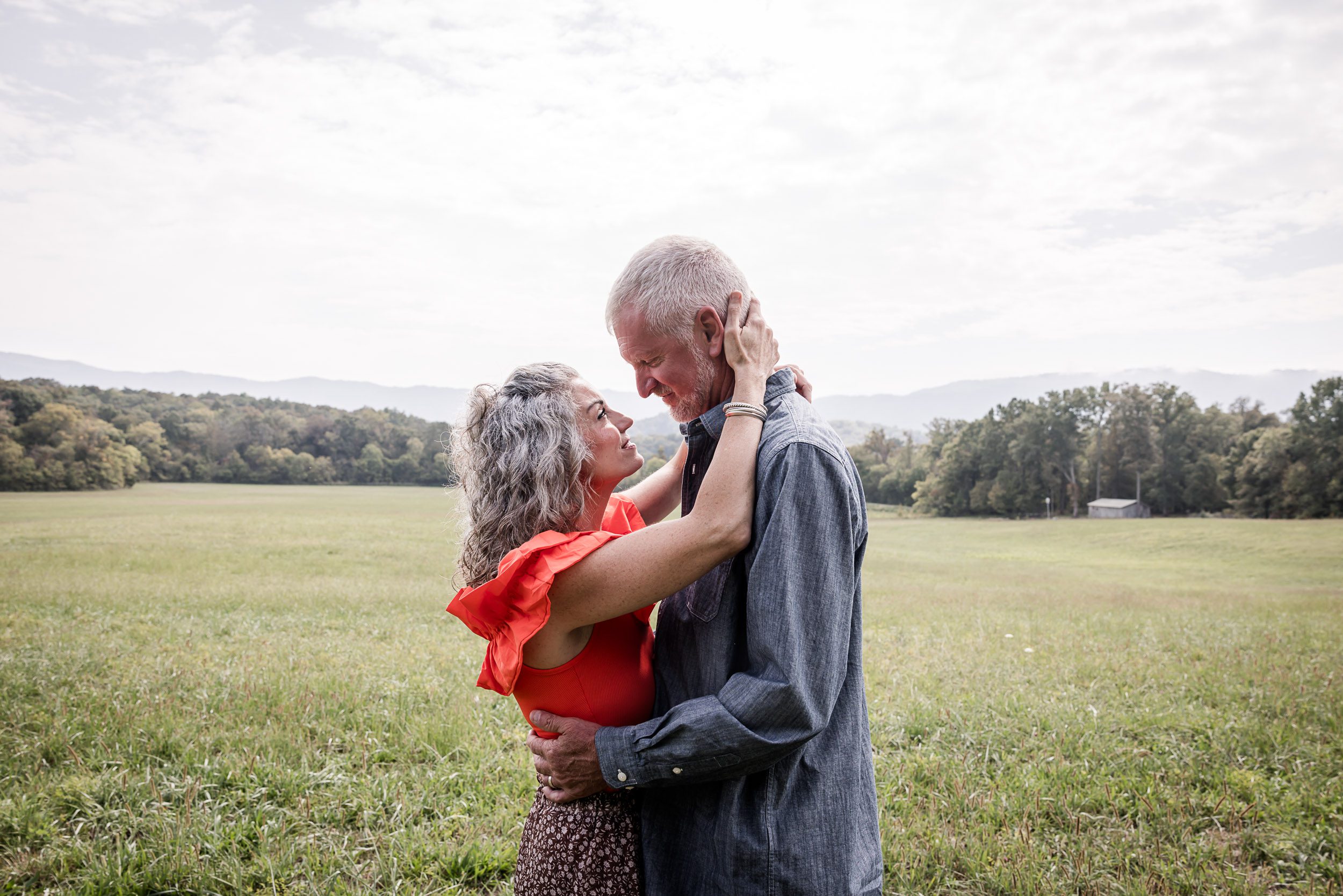 Smoky Mountain Anniversary Photo Ideas 