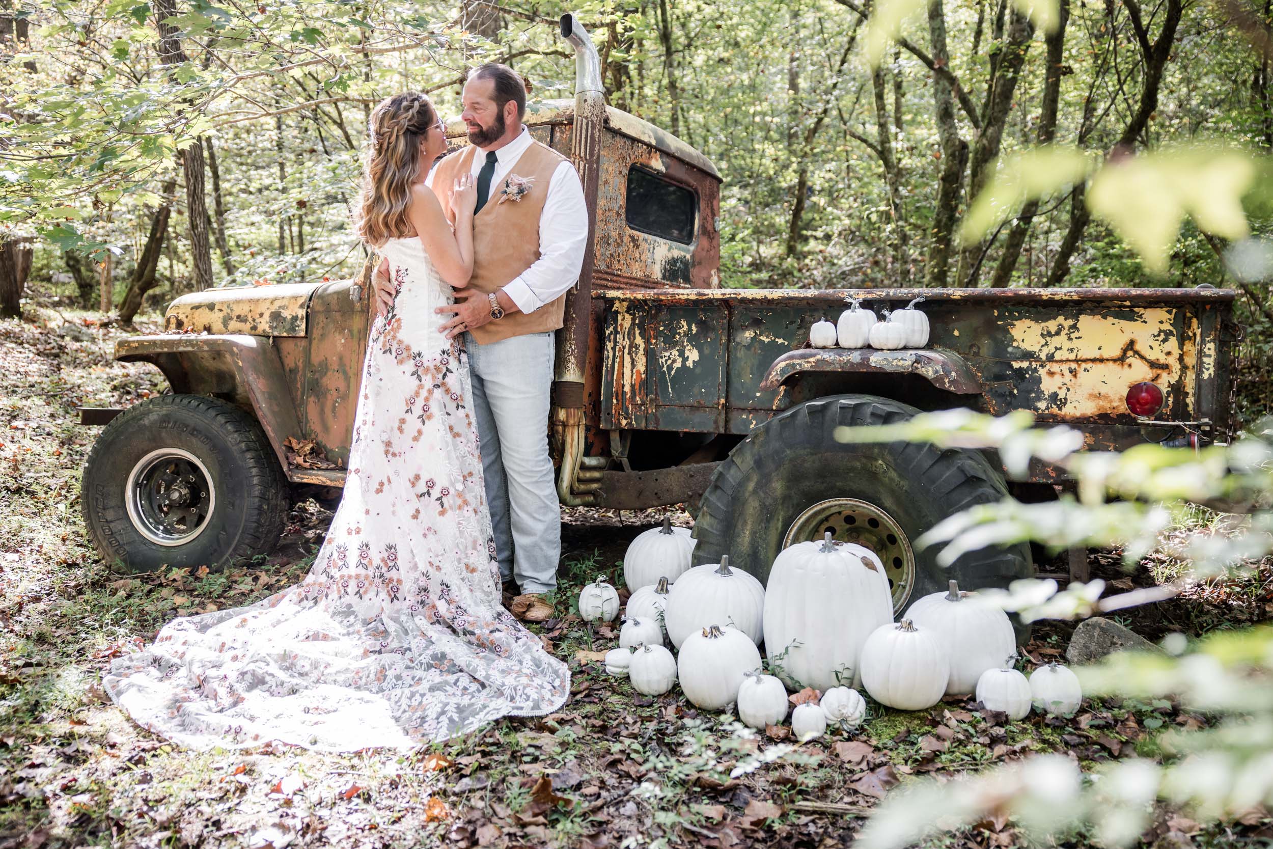 Jeep Truck Elopement Photo Ideas 