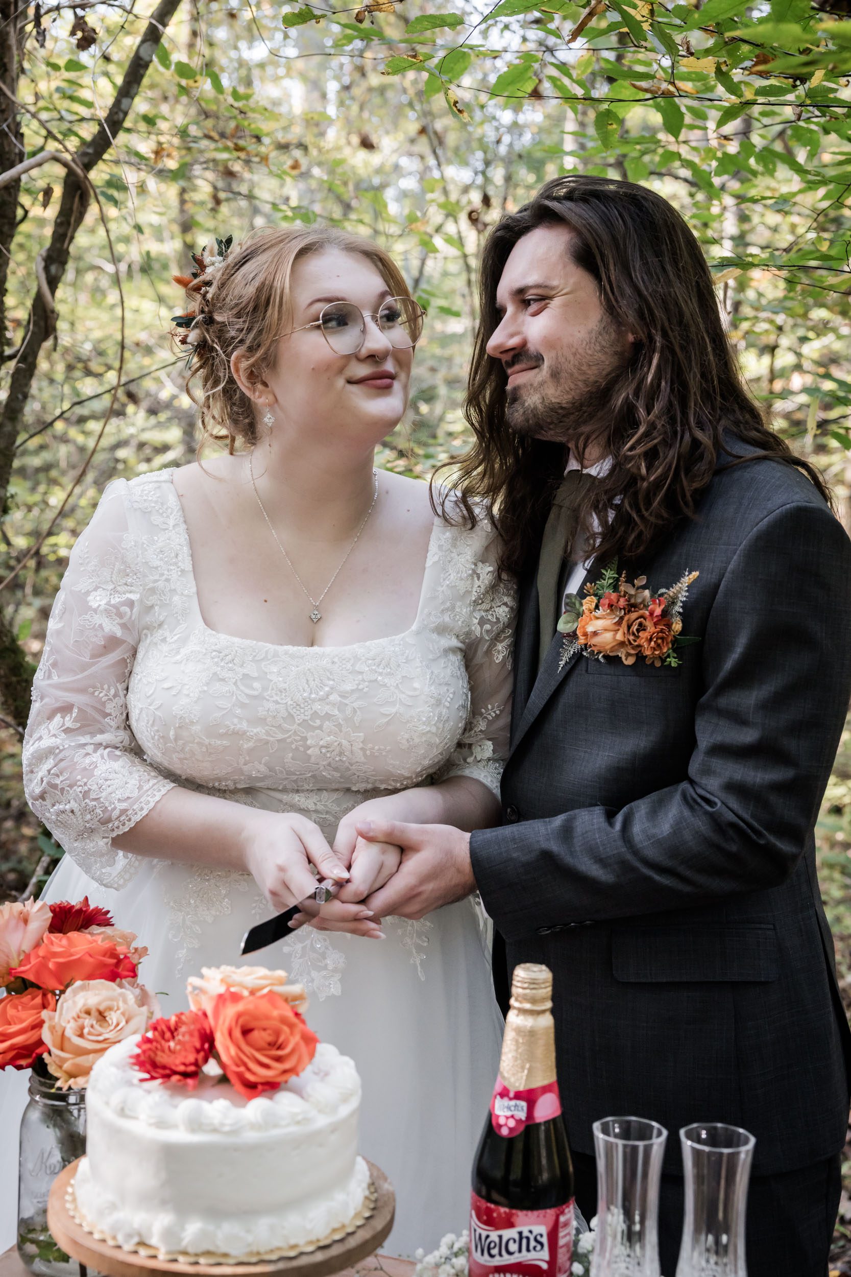 Cake Cutting Photo Ideas 