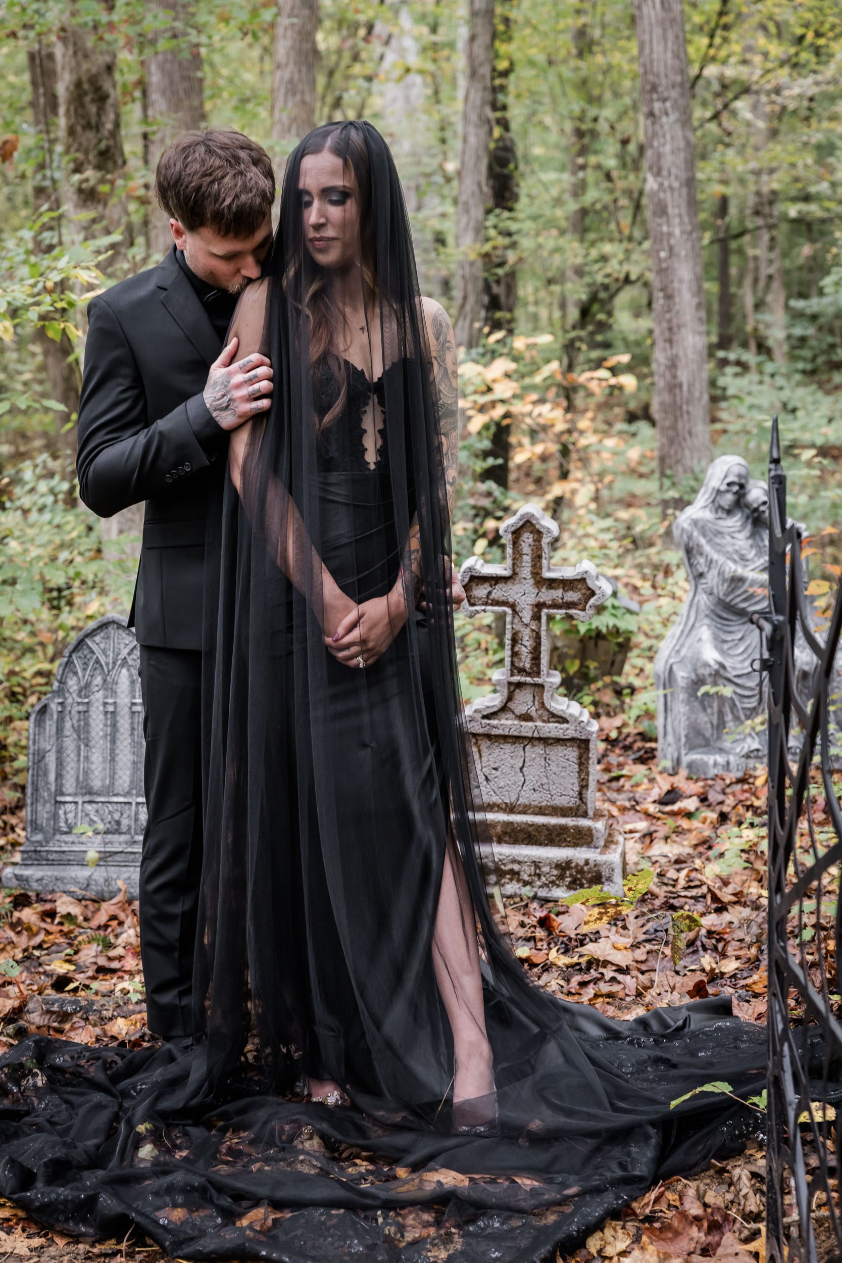 Cemetery Wedding Photo Ideas 