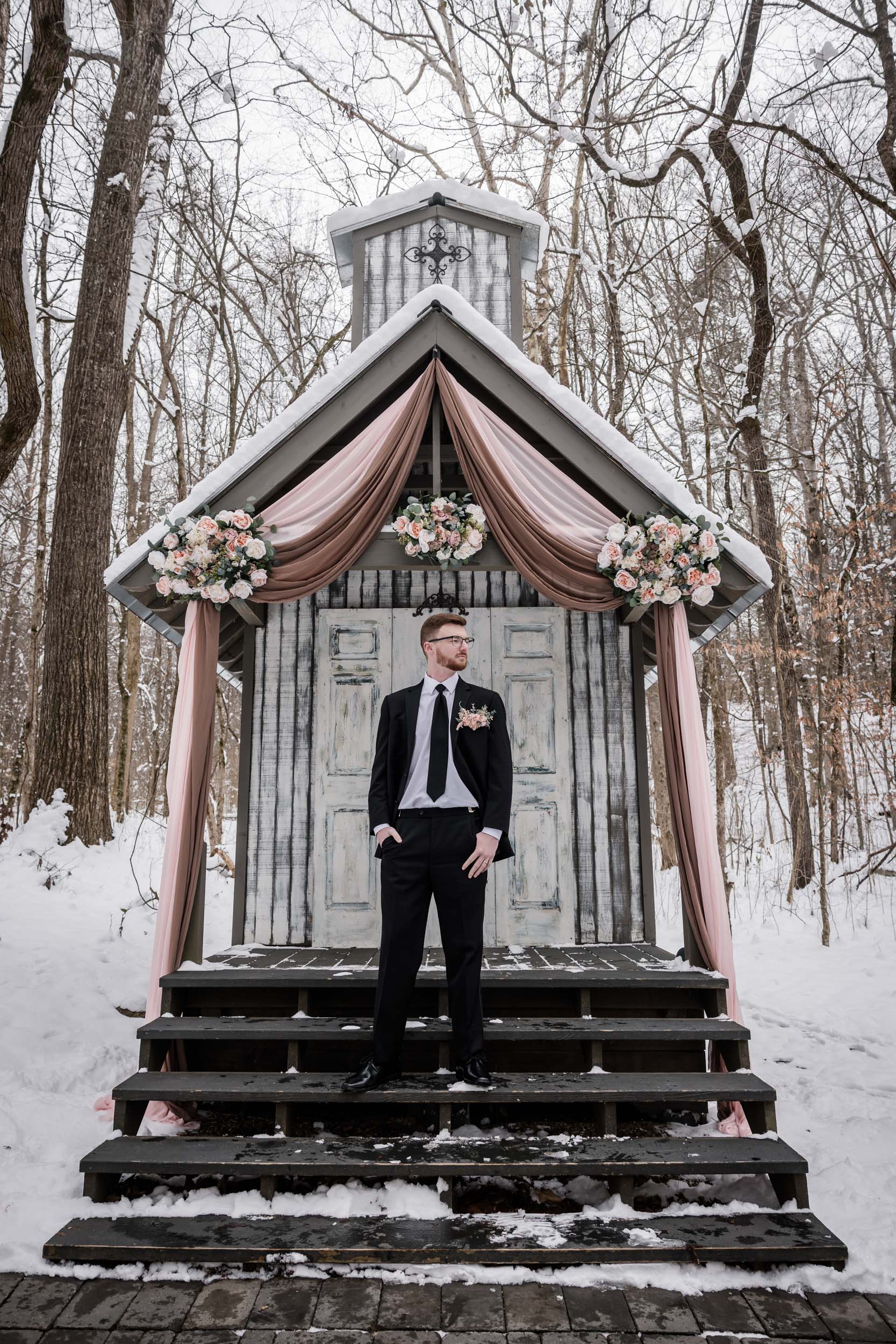 Smoky Mountain Groom Photo Ideas 