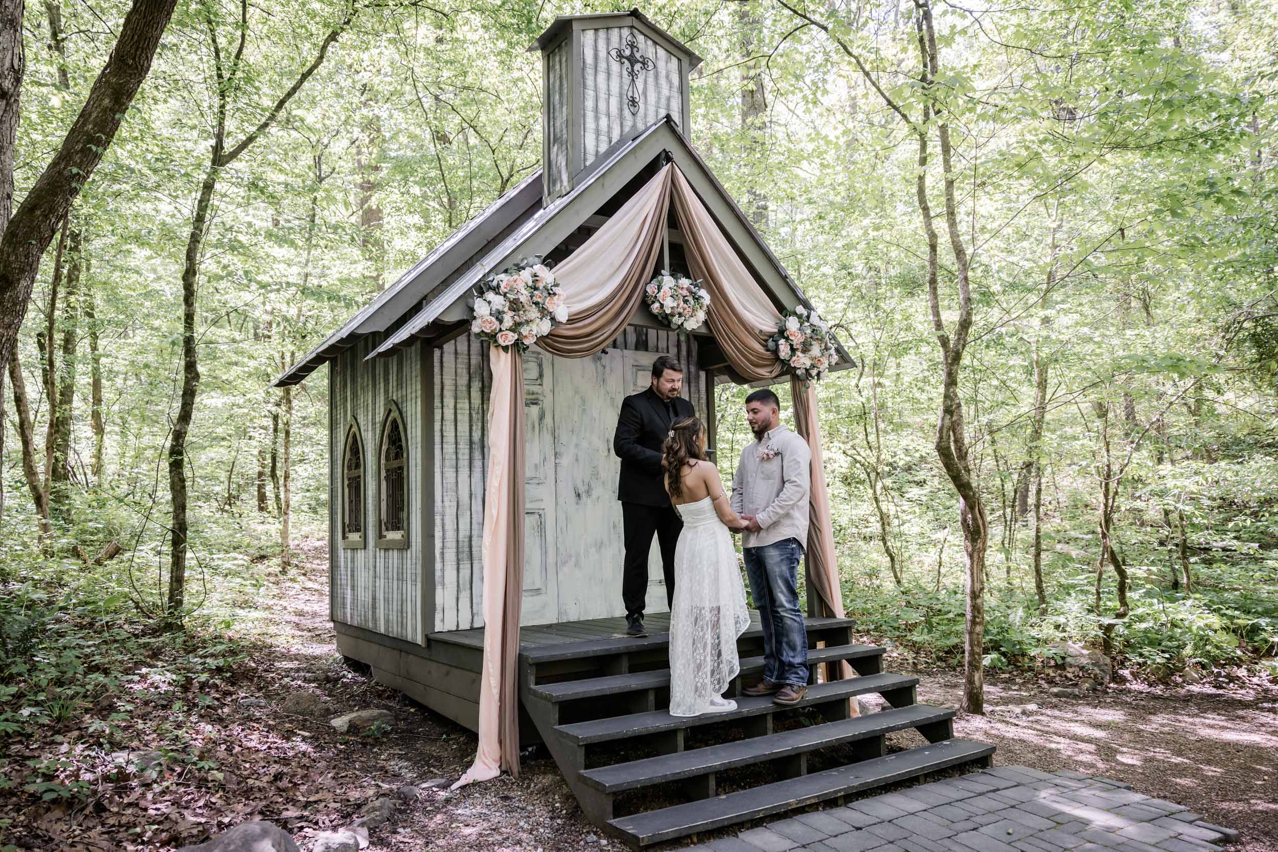 East Tennessee Bride and Groom 