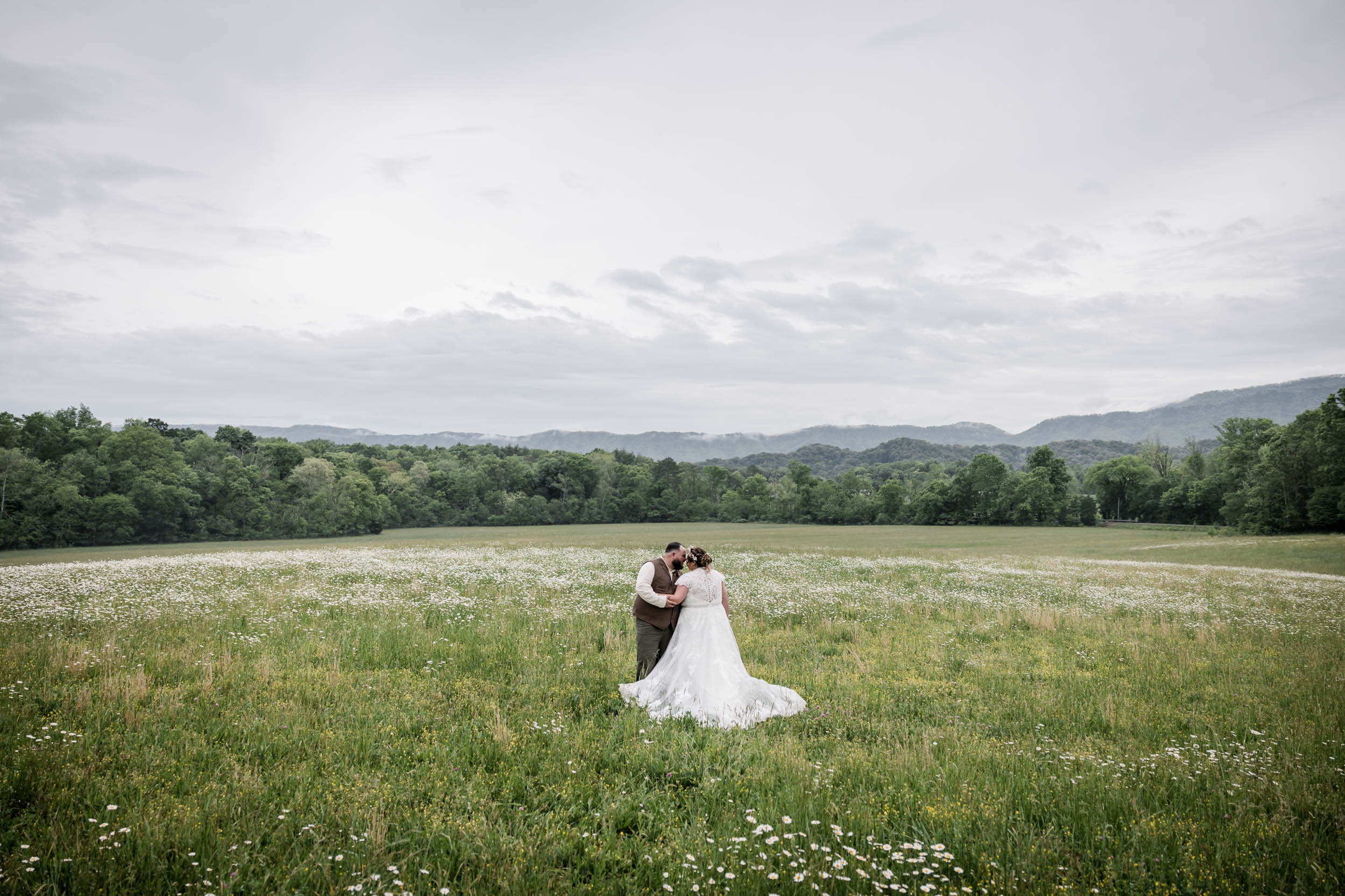 Wildflower Spring Micro Wedding 