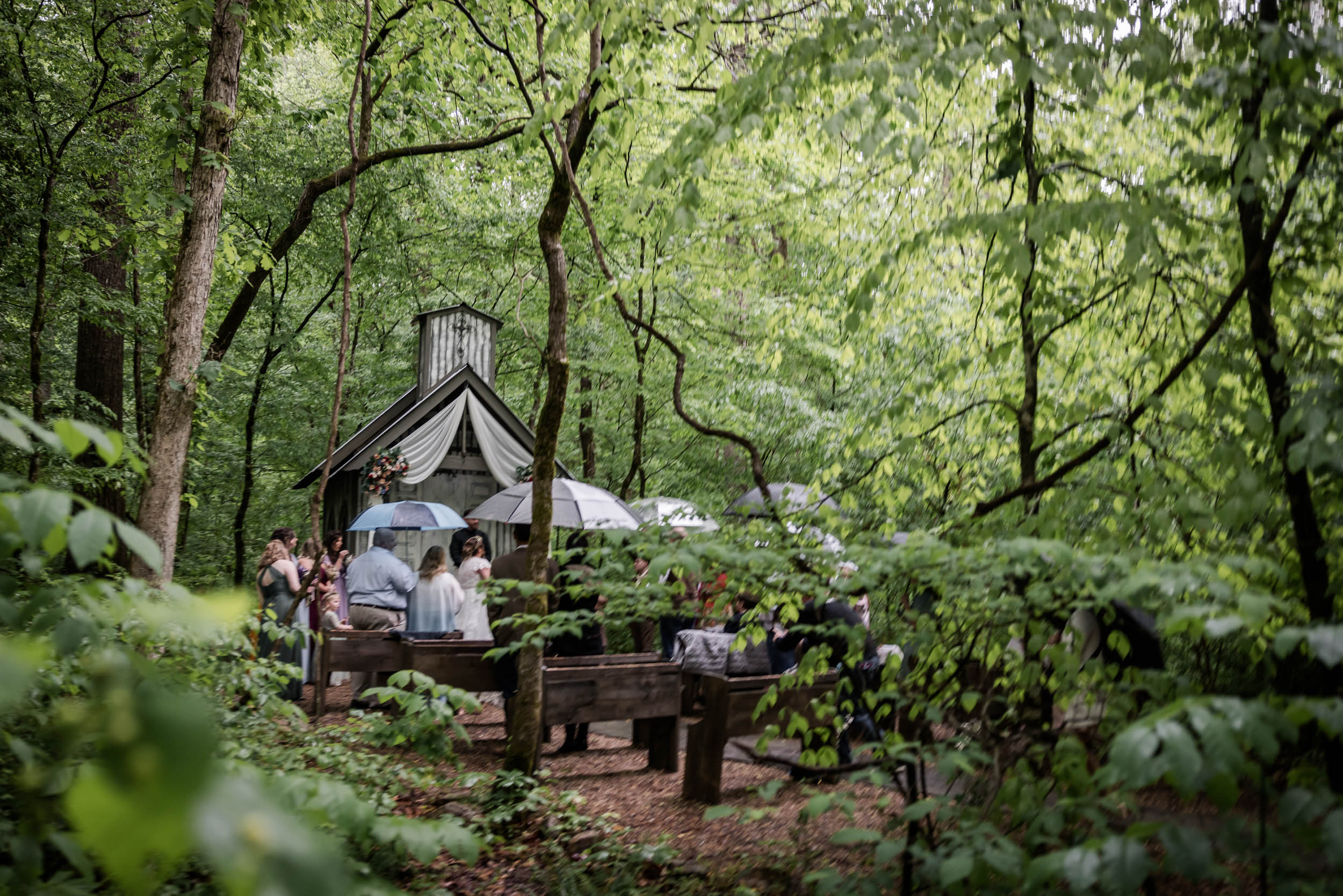 Rainy Day Wedding Photo Ideas
