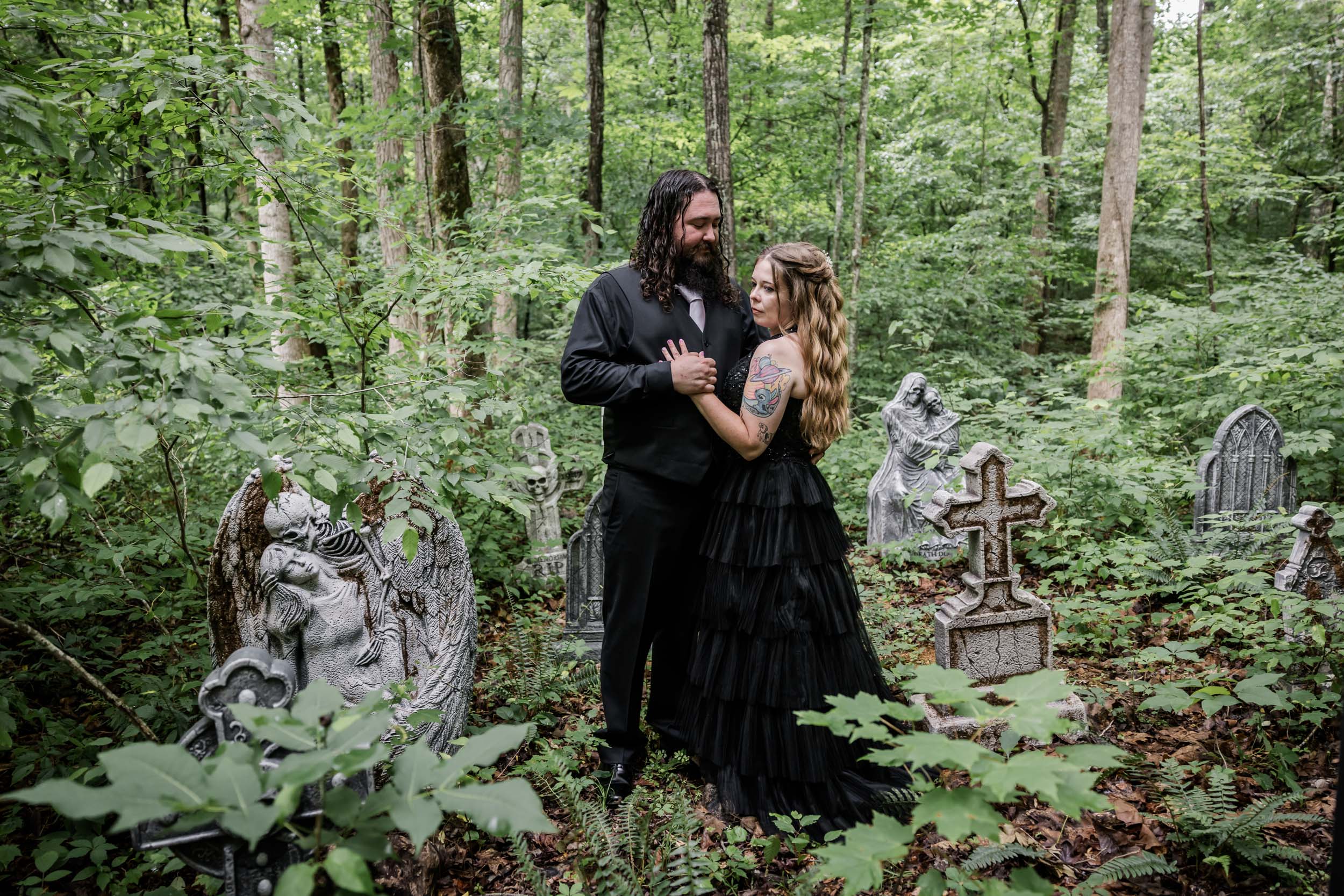 Cemetery Wedding Photo IDeas
