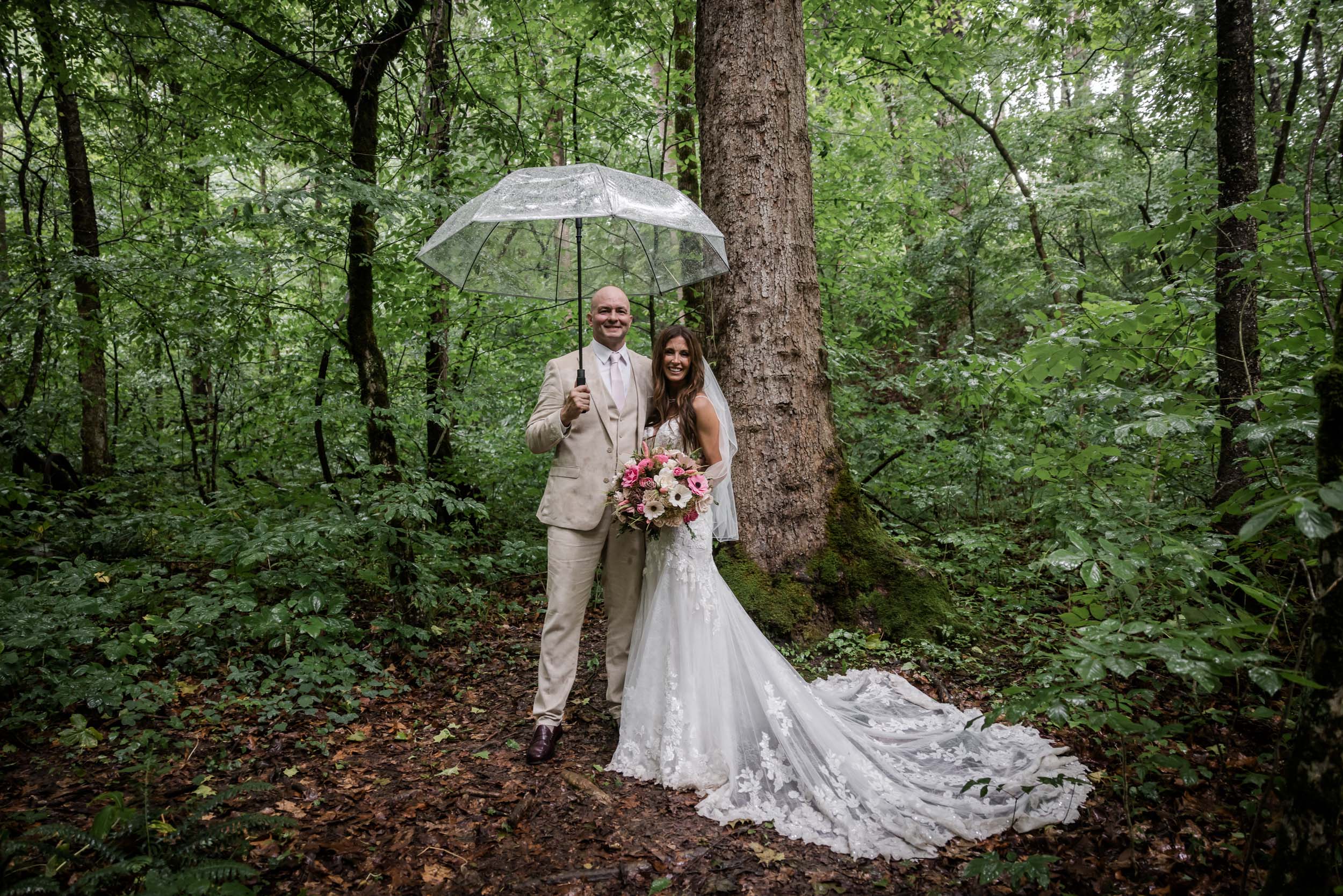 Rainy Hometown Micro Wedding 
