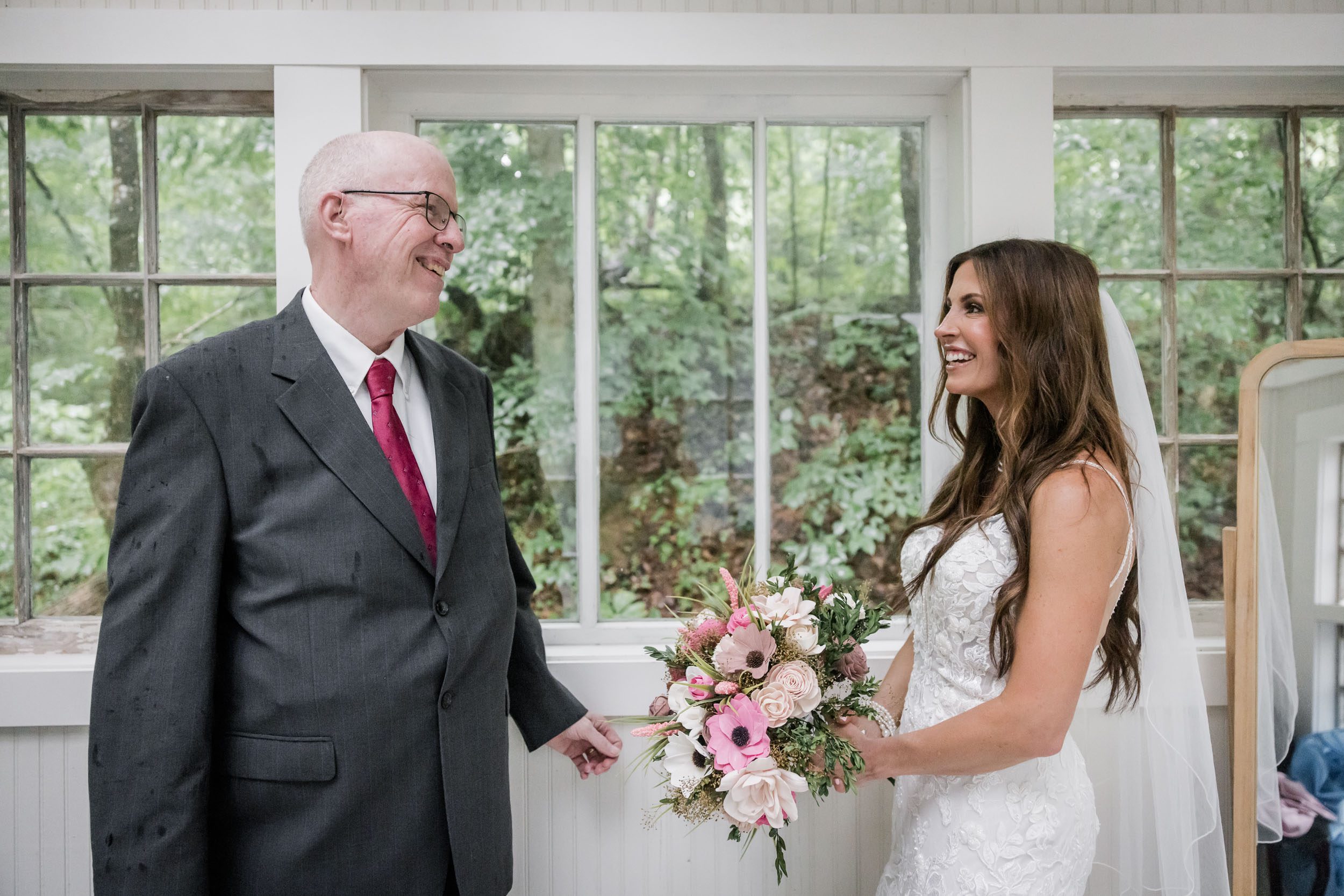 First Look Photo Ideas 