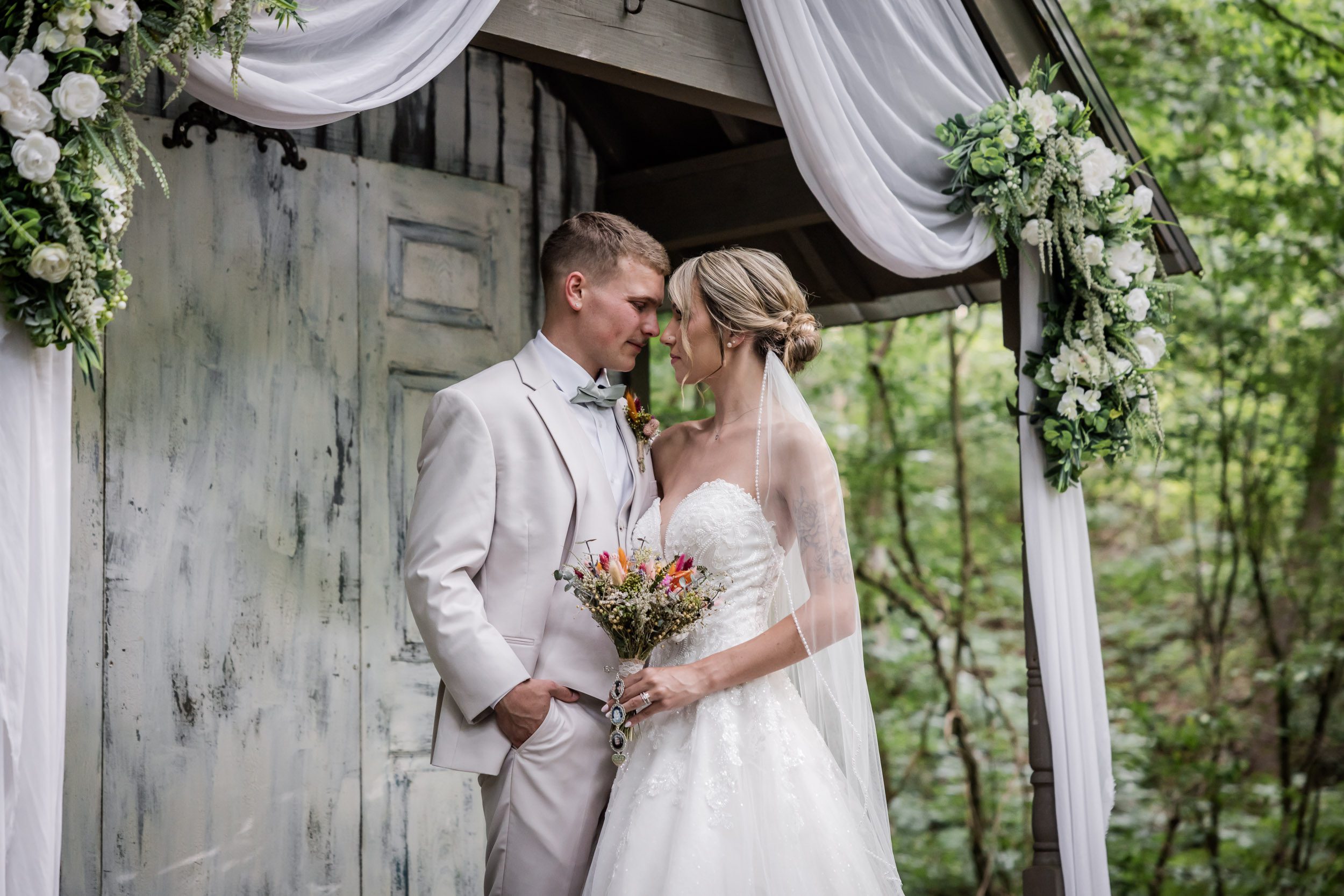 East Tennessee Bride and Groom