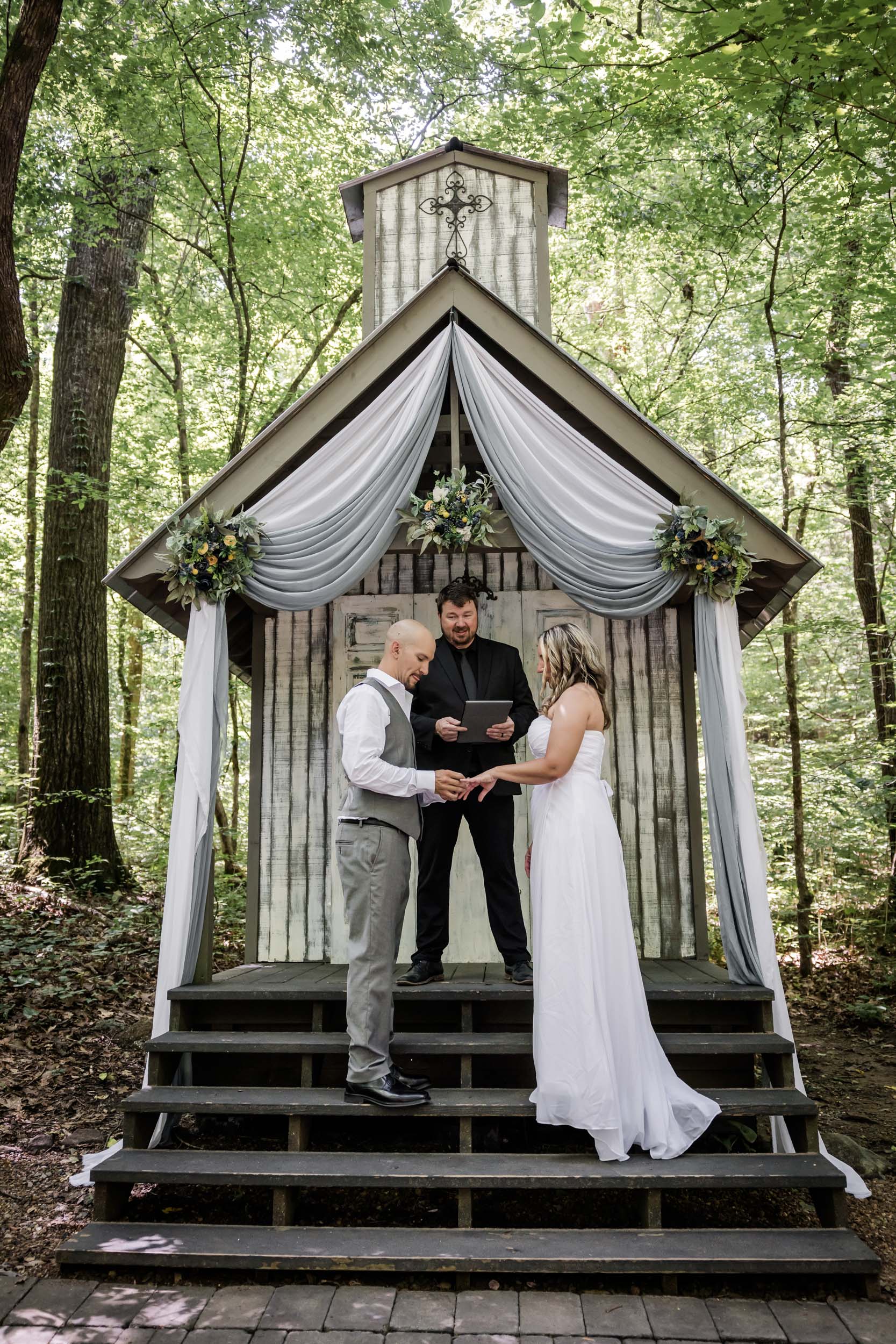 Easy Morning Smoky Mountain Elopement