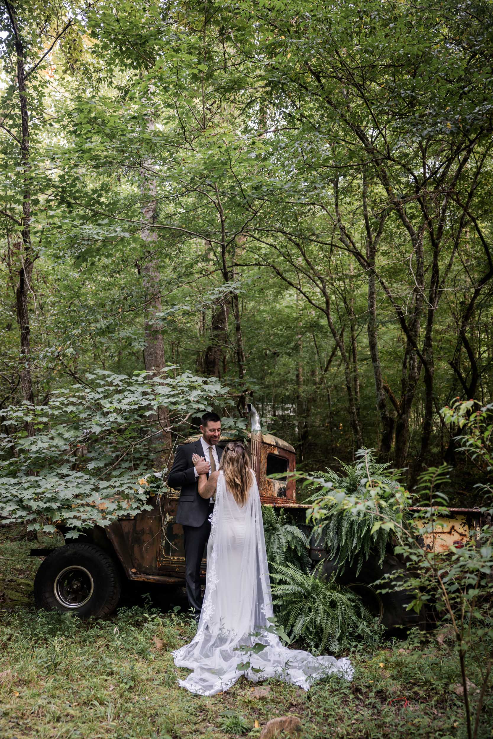 Jeep Truck Wedding Photo Ideas 