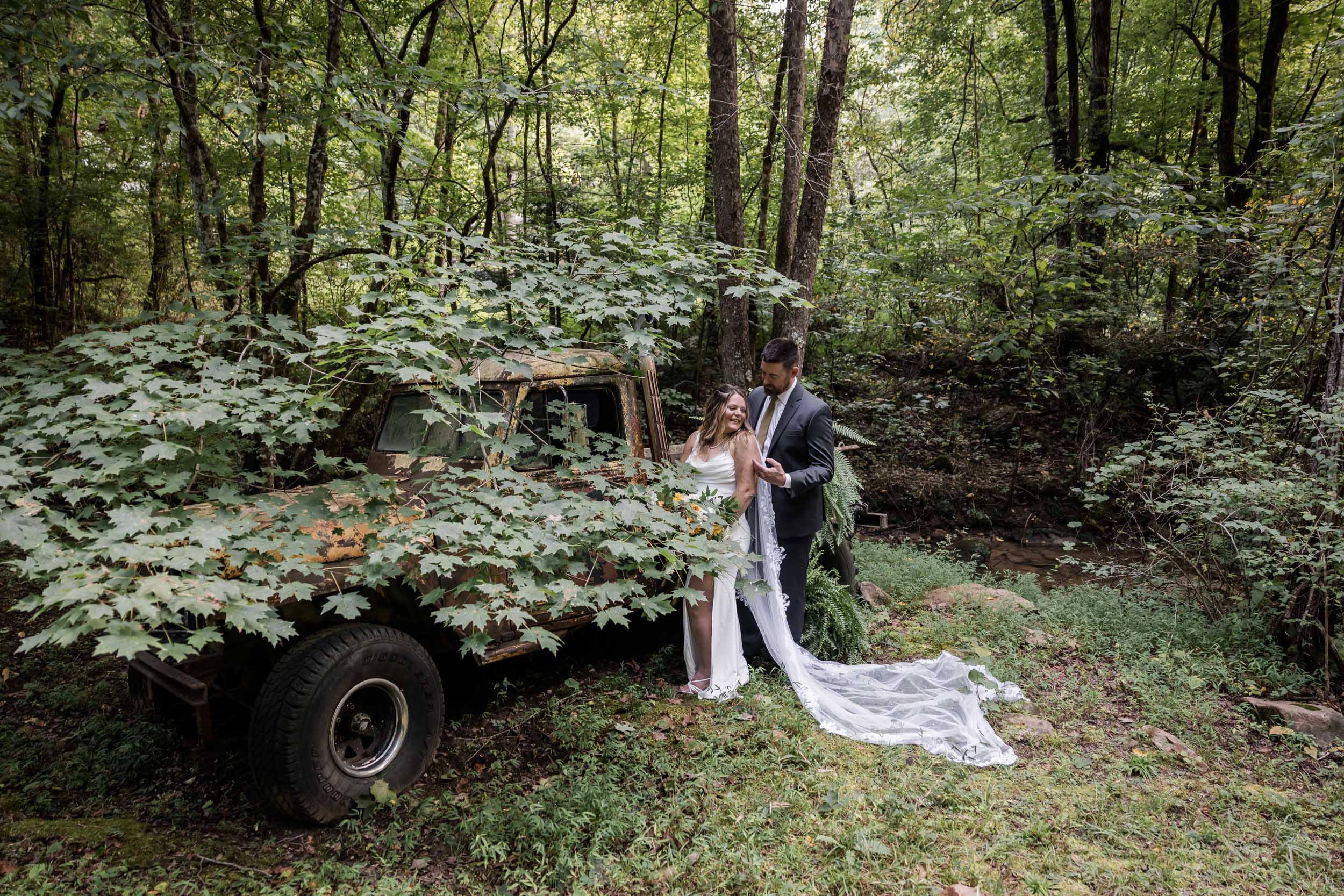 Little Wedding in the Woods 