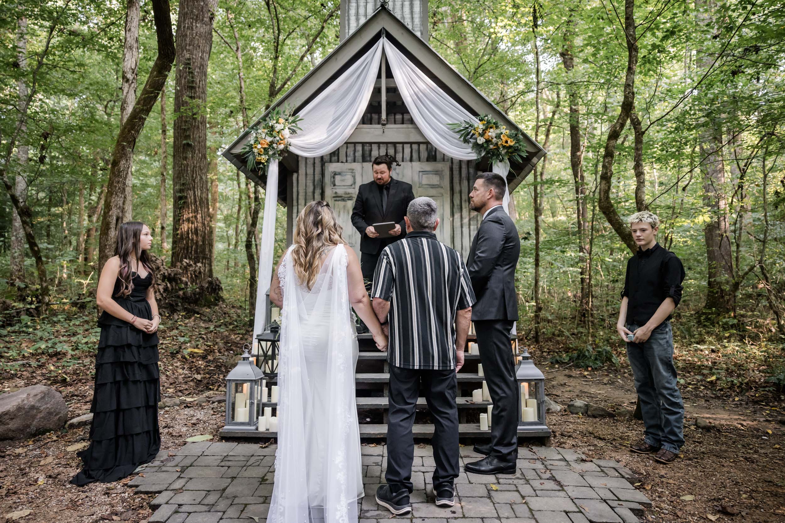 Little Wedding in the Woods 